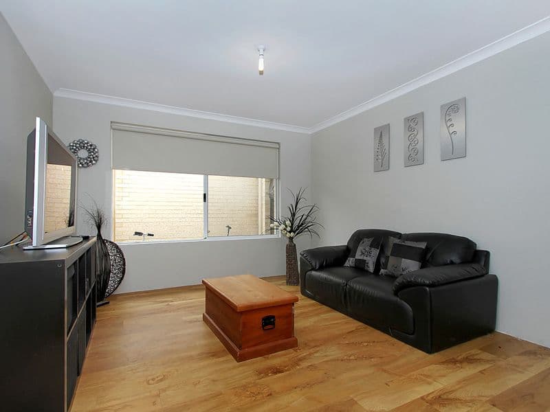 14 Maresfield Gardens, GIRRAWHEEN WA 6064, Girrawheen - Thumbnail 2