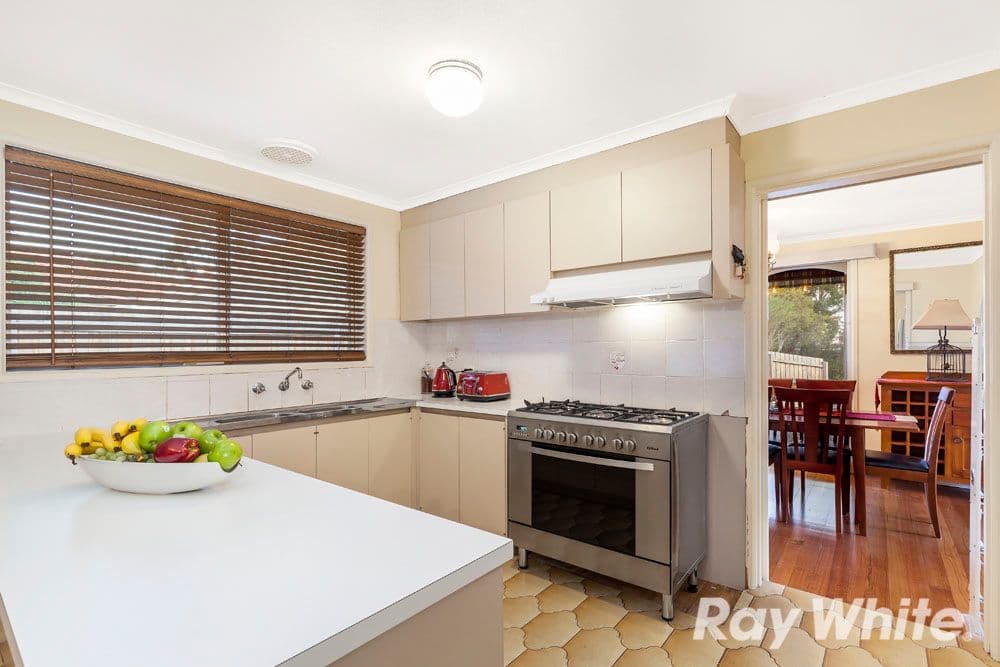 6 Bernborough Place, Mill Park VIC 3082, Mill Park - Thumbnail 2