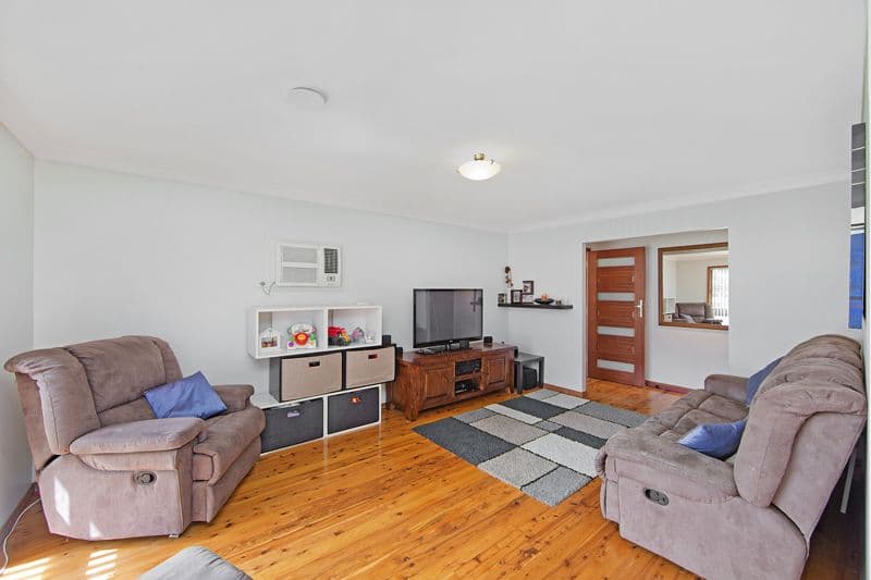 26 Clare Crescent, Berkeley Vale NSW 2261, Berkeley Vale - Thumbnail 2