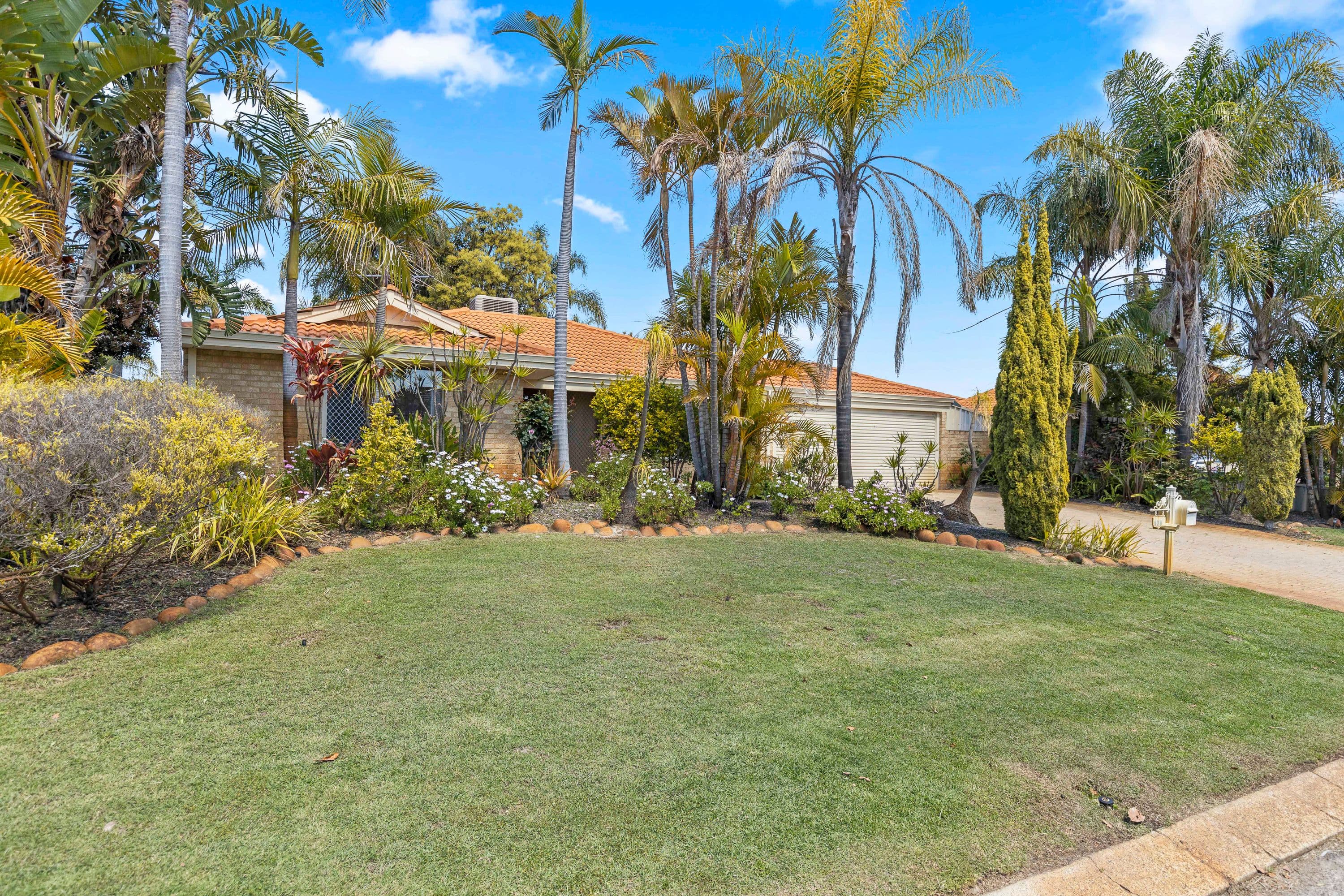 179 Hamelin Drive, Ballajura WA 6066, Ballajura - Thumbnail 2