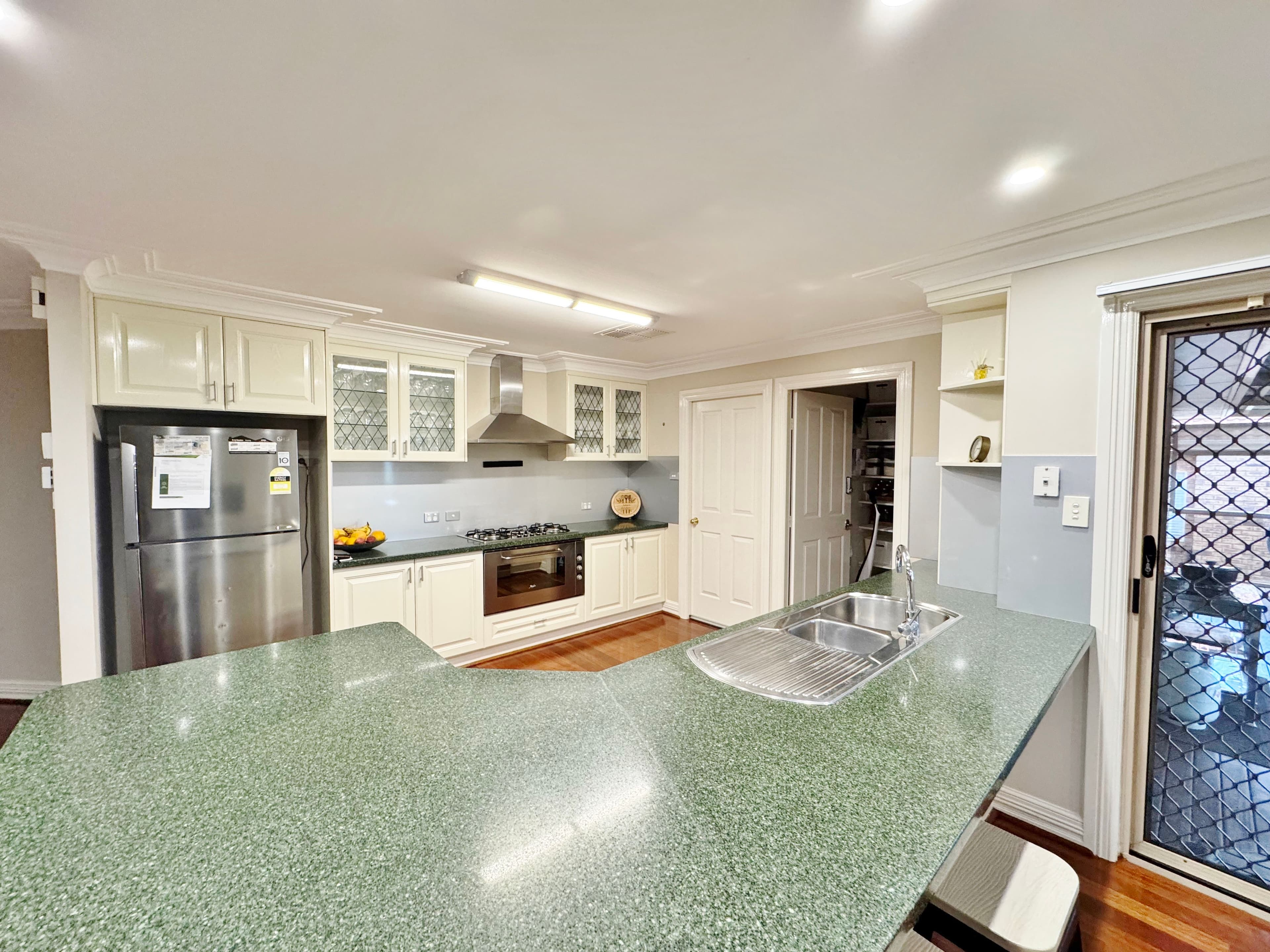 18 Mathew Crescent, Young NSW 2594, Young - Thumbnail 3