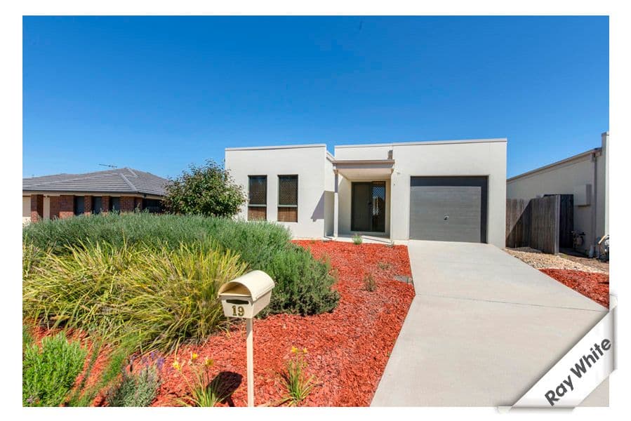 19 Jean Macnamara Street, MACGREGOR ACT 2615, Macgregor - Image 1