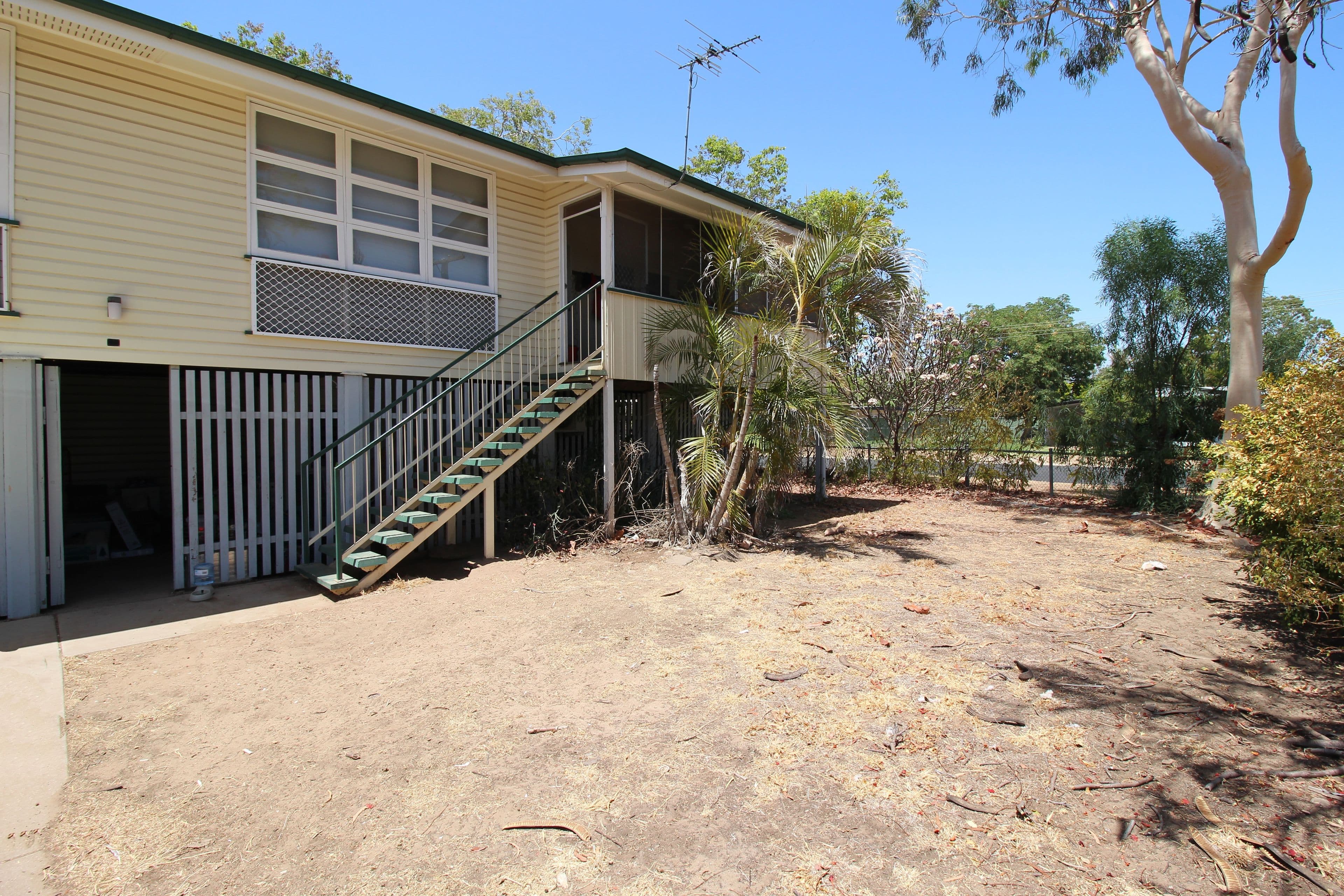 6 Racecourse Road, Emerald QLD 4720, Emerald - Image 1