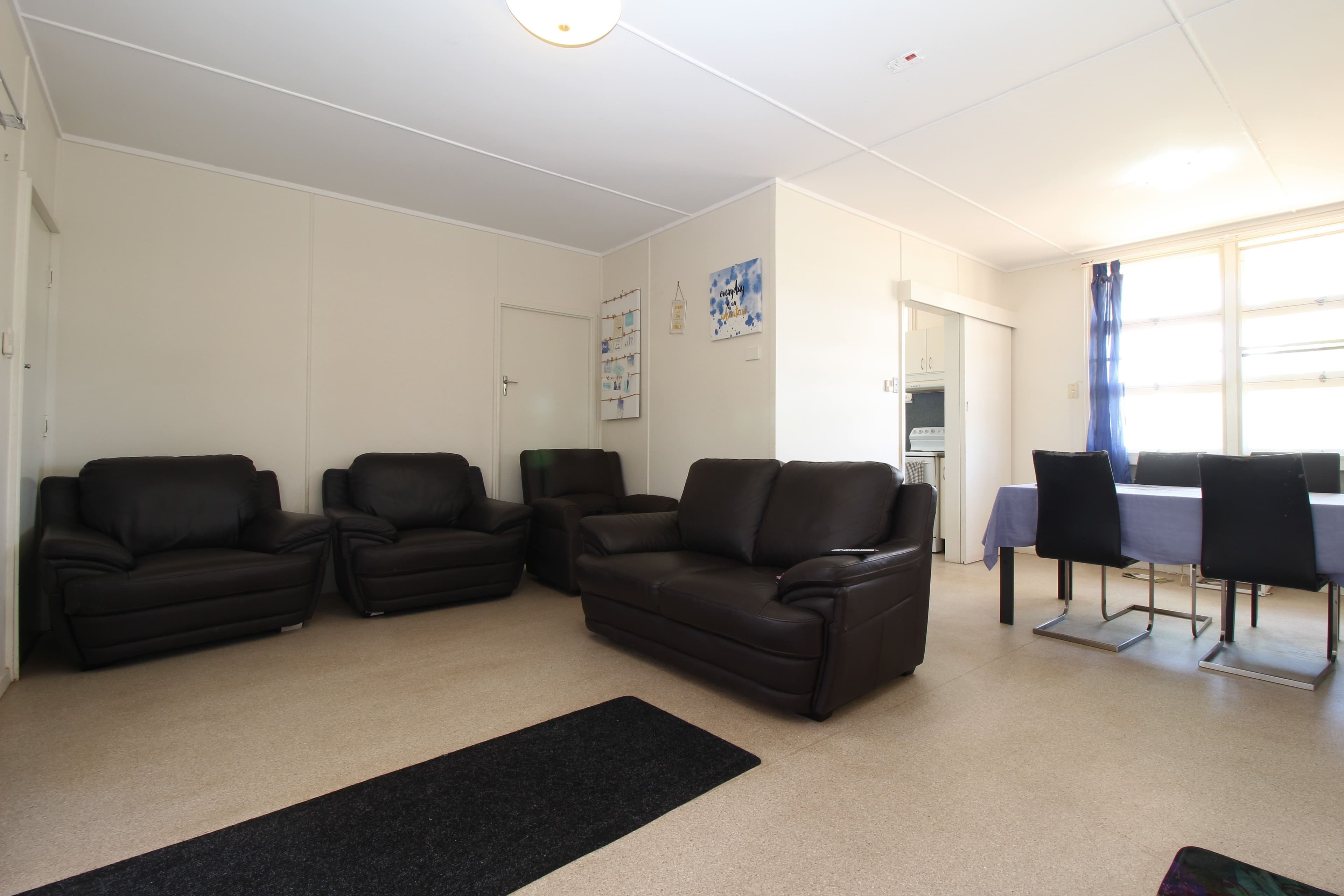 6 Racecourse Road, Emerald QLD 4720, Emerald - Thumbnail 2