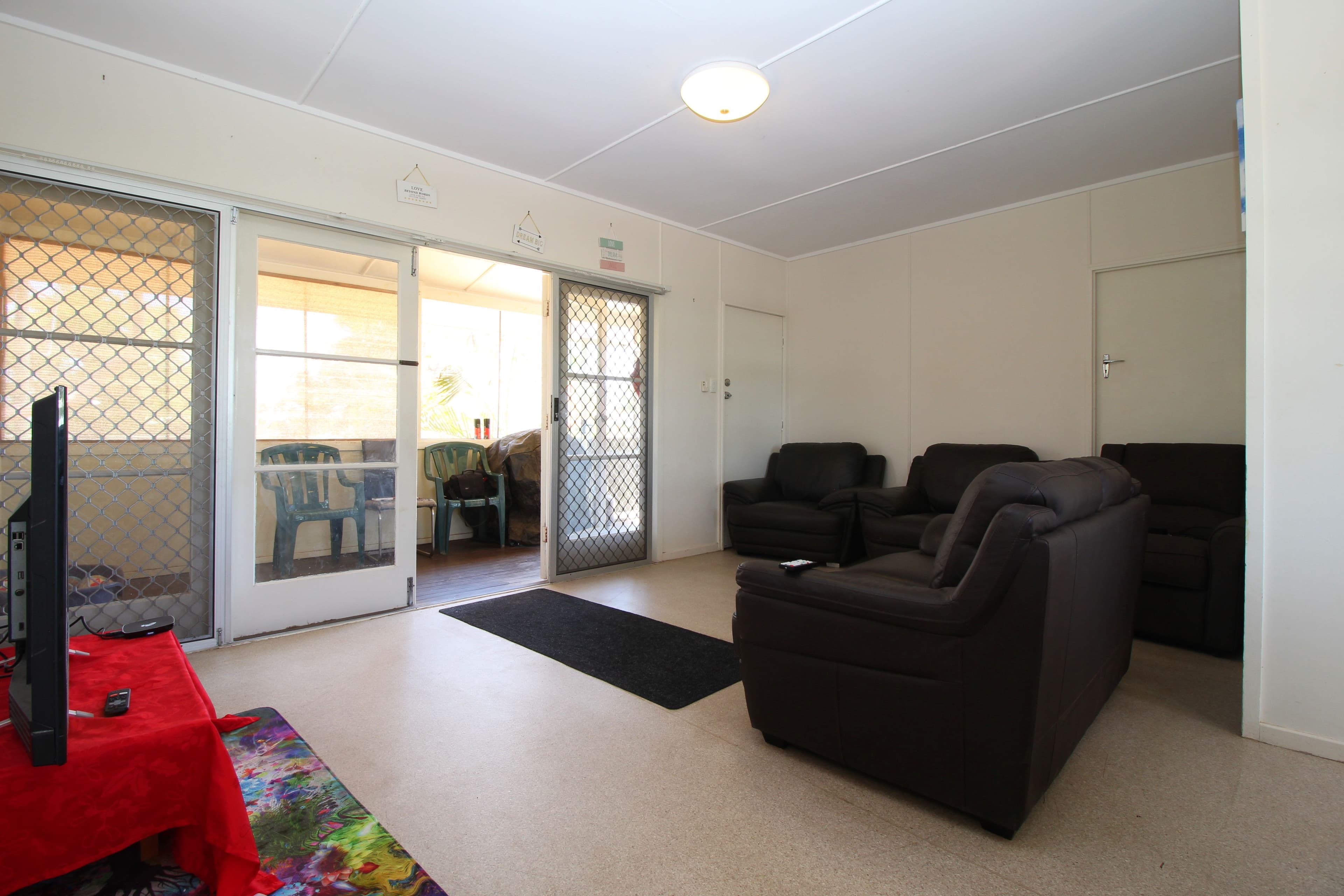 6 Racecourse Road, Emerald QLD 4720, Emerald - Thumbnail 3
