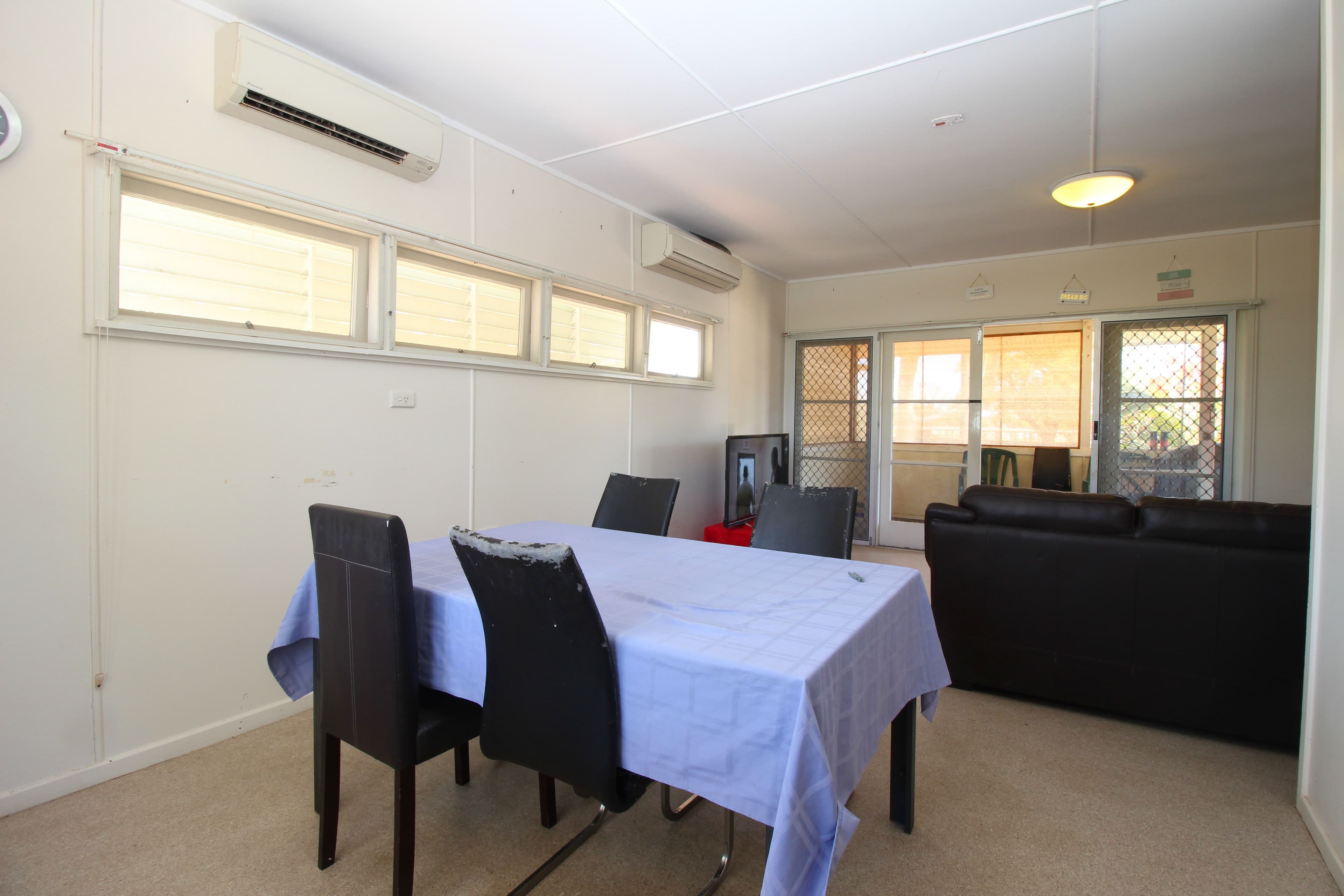 6 Racecourse Road, Emerald QLD 4720, Emerald - Thumbnail 5