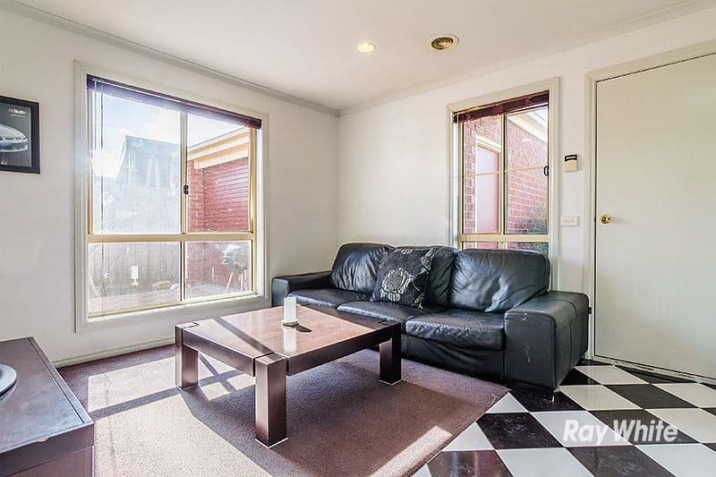 3 Calais Circuit, Cranbourne West VIC 3977, Cranbourne West - Thumbnail 2
