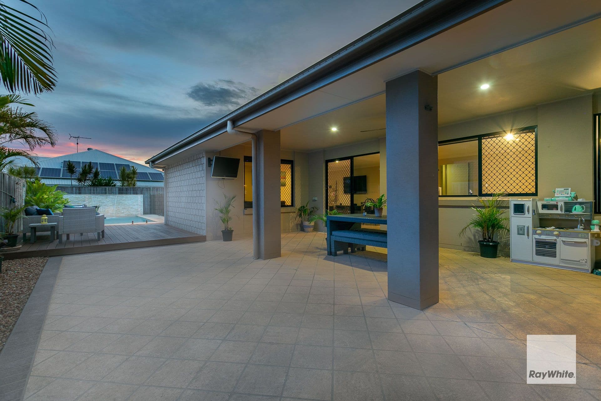 18 Sapium Road, Redland Bay QLD 4165, Redland Bay - Thumbnail 5