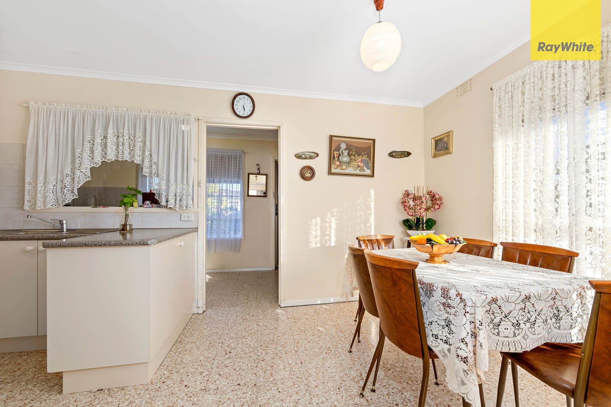 14 Stradbroke Drive, St Albans VIC 3021, St Albans - Thumbnail 2