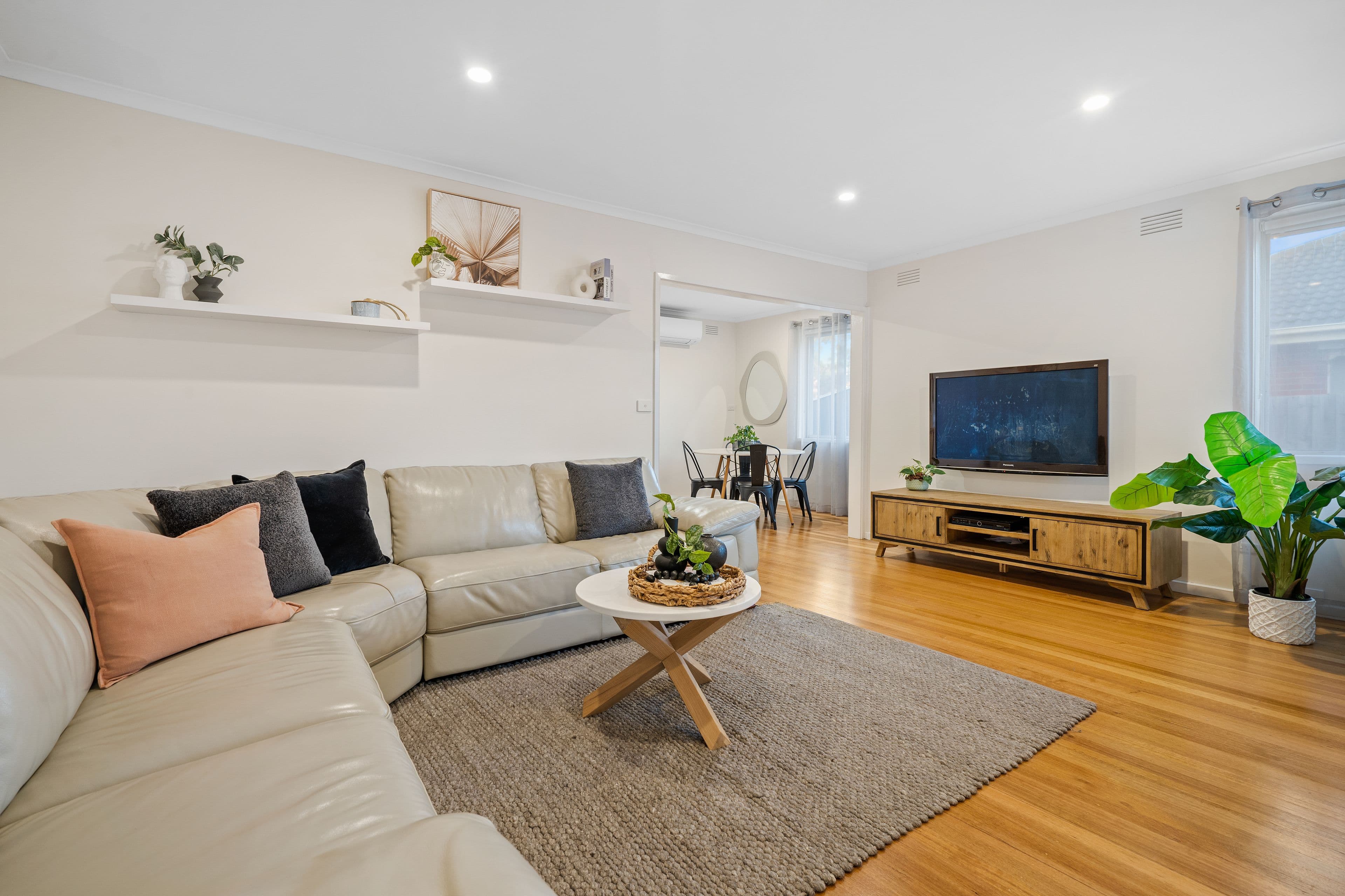 24 Glenn Crescent, Bundoora VIC 3083, Bundoora - Thumbnail 2