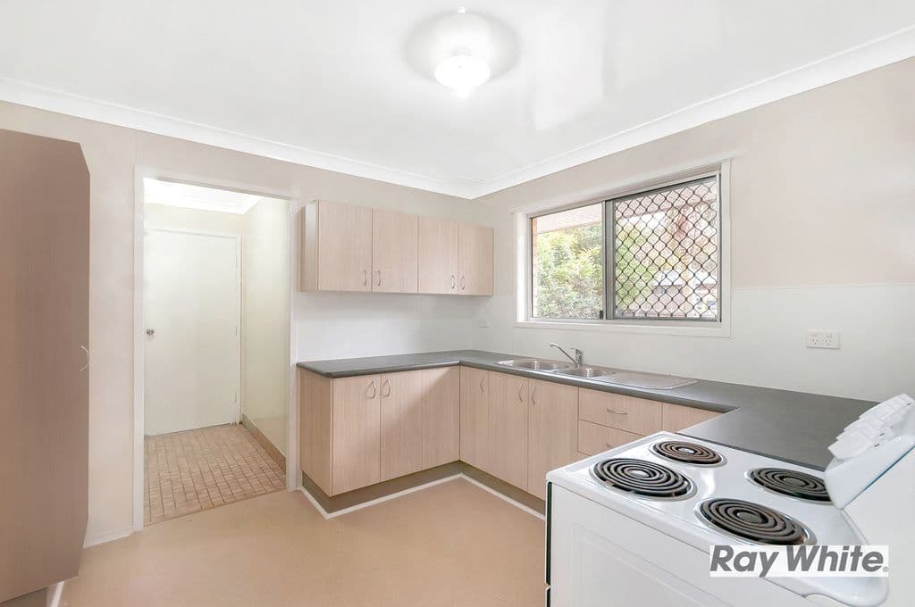 3 Hinkler Court, ELLEN GROVE QLD 4078, Ellen Grove - Thumbnail 3