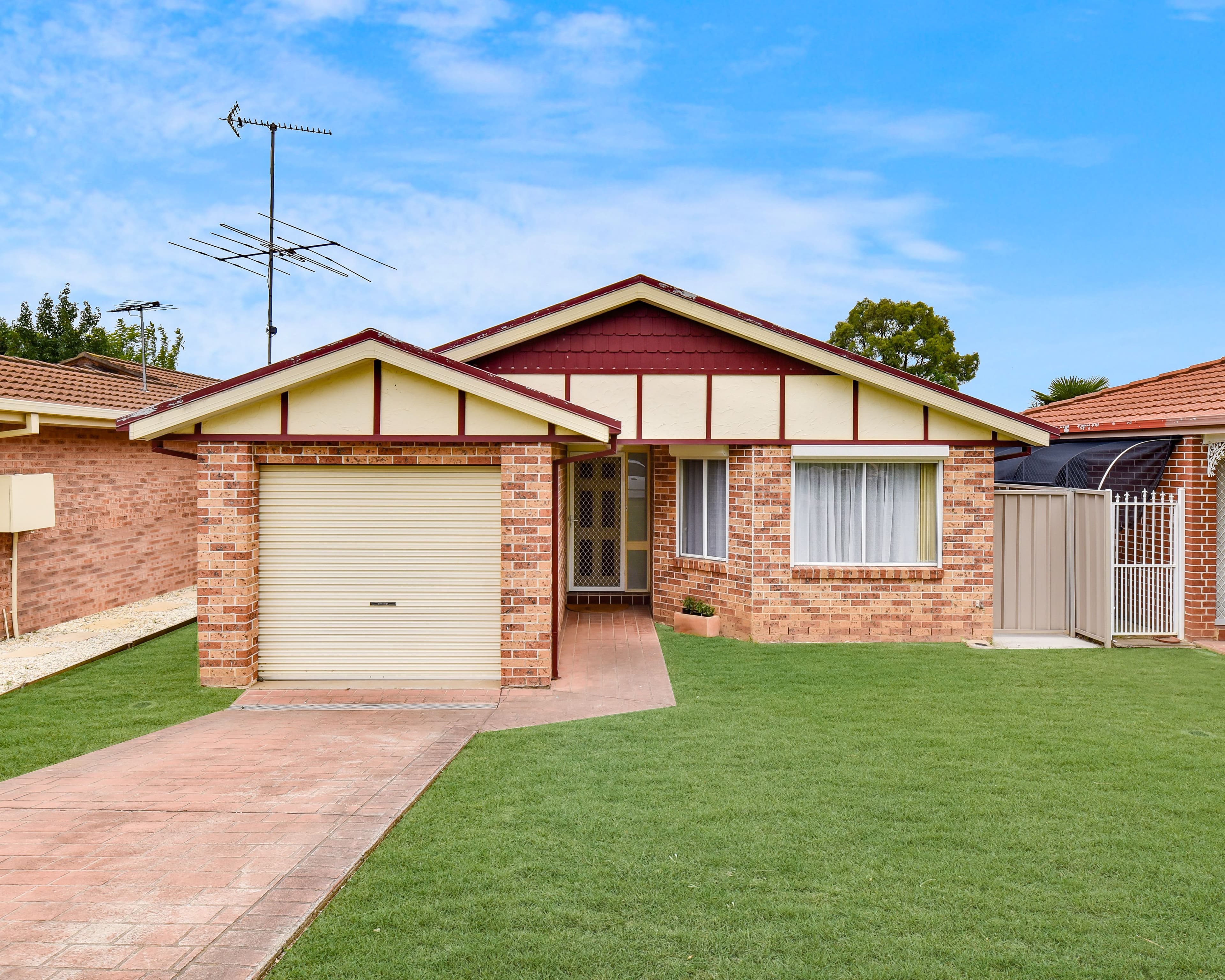 70 Carnarvon Street, Bow Bowing NSW 2566, Bow Bowing - Image 1