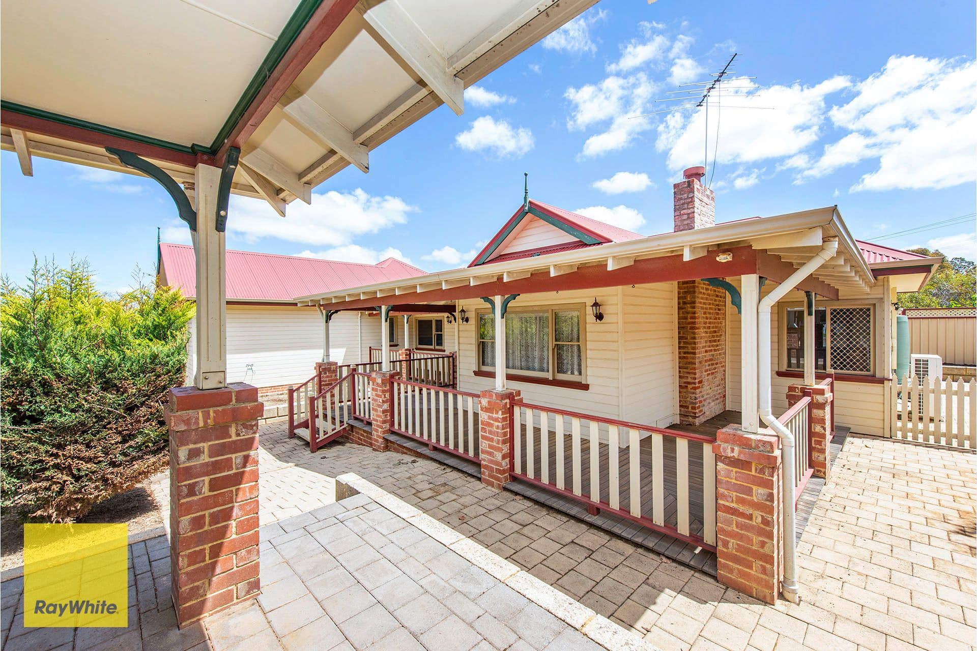 10 Lyndhurst Road, Kalamunda WA 6076, Kalamunda - Thumbnail 3