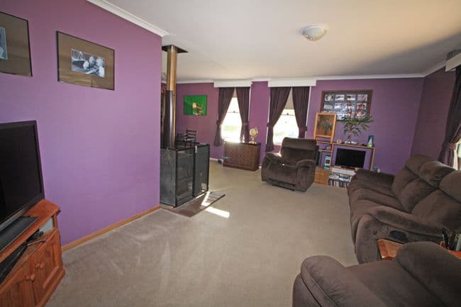 71 Douglas Close, CARWOOLA NSW 2620, Carwoola - Thumbnail 2