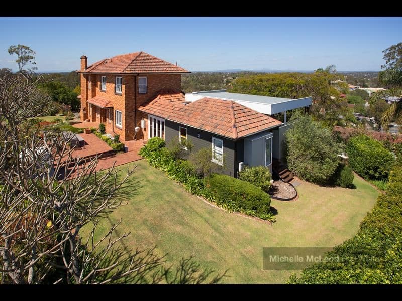 8 Bielby Road, CHAPEL HILL QLD 4069, Chapel Hill - Thumbnail 2
