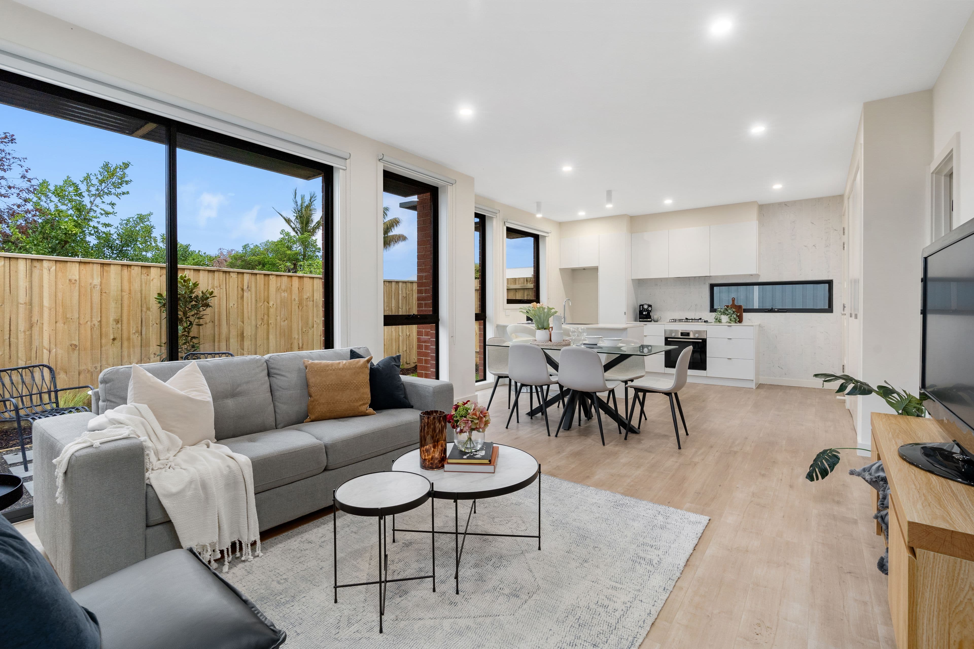 35 Macartney Street, Reservoir VIC 3073, Reservoir - Thumbnail 2