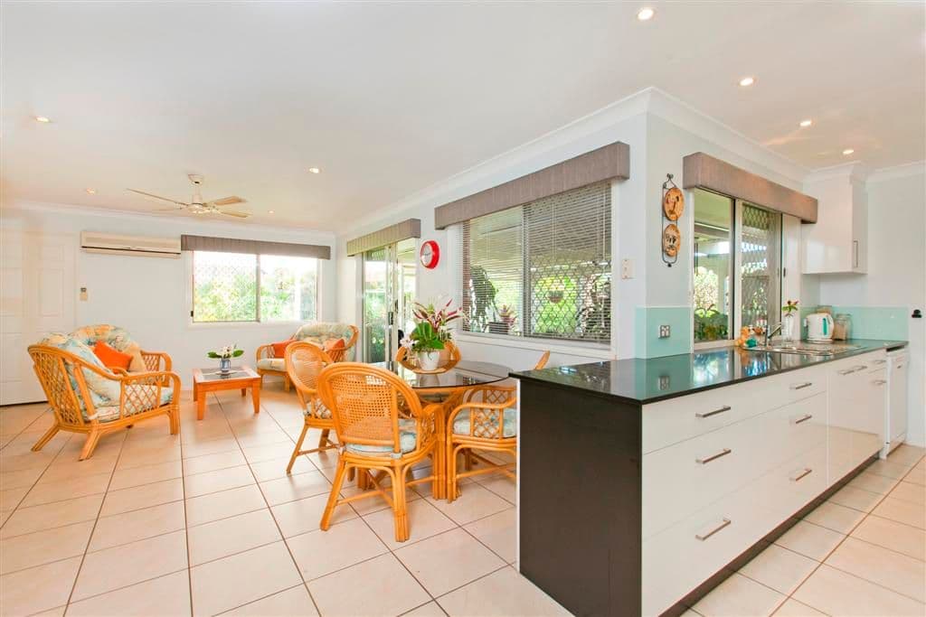 32 Riverton Drive, WELLINGTON POINT QLD 4160, Wellington Point - Thumbnail 3