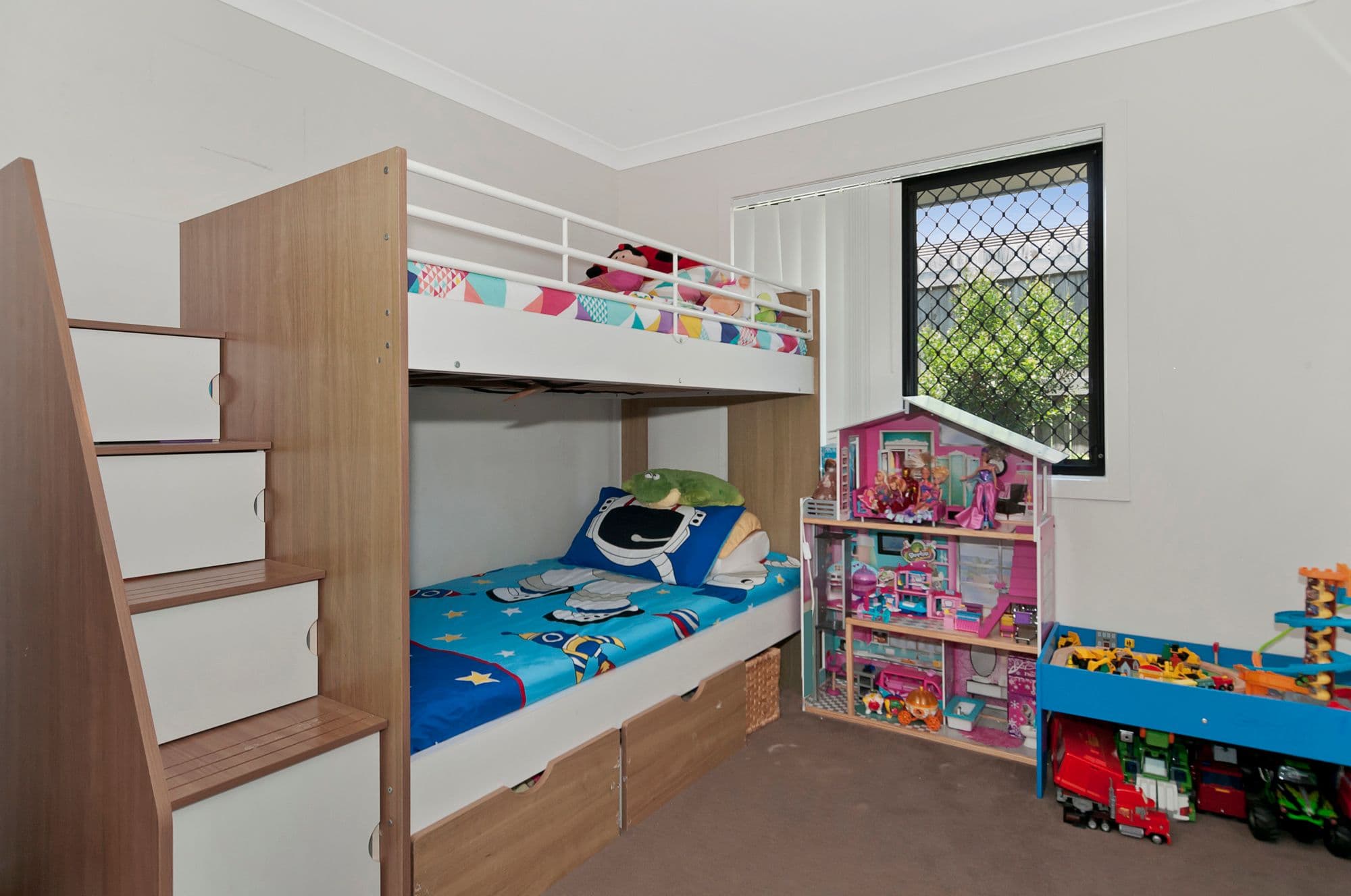 13 Oakvale Avenue, Holmview QLD 4207, Holmview - Thumbnail 8