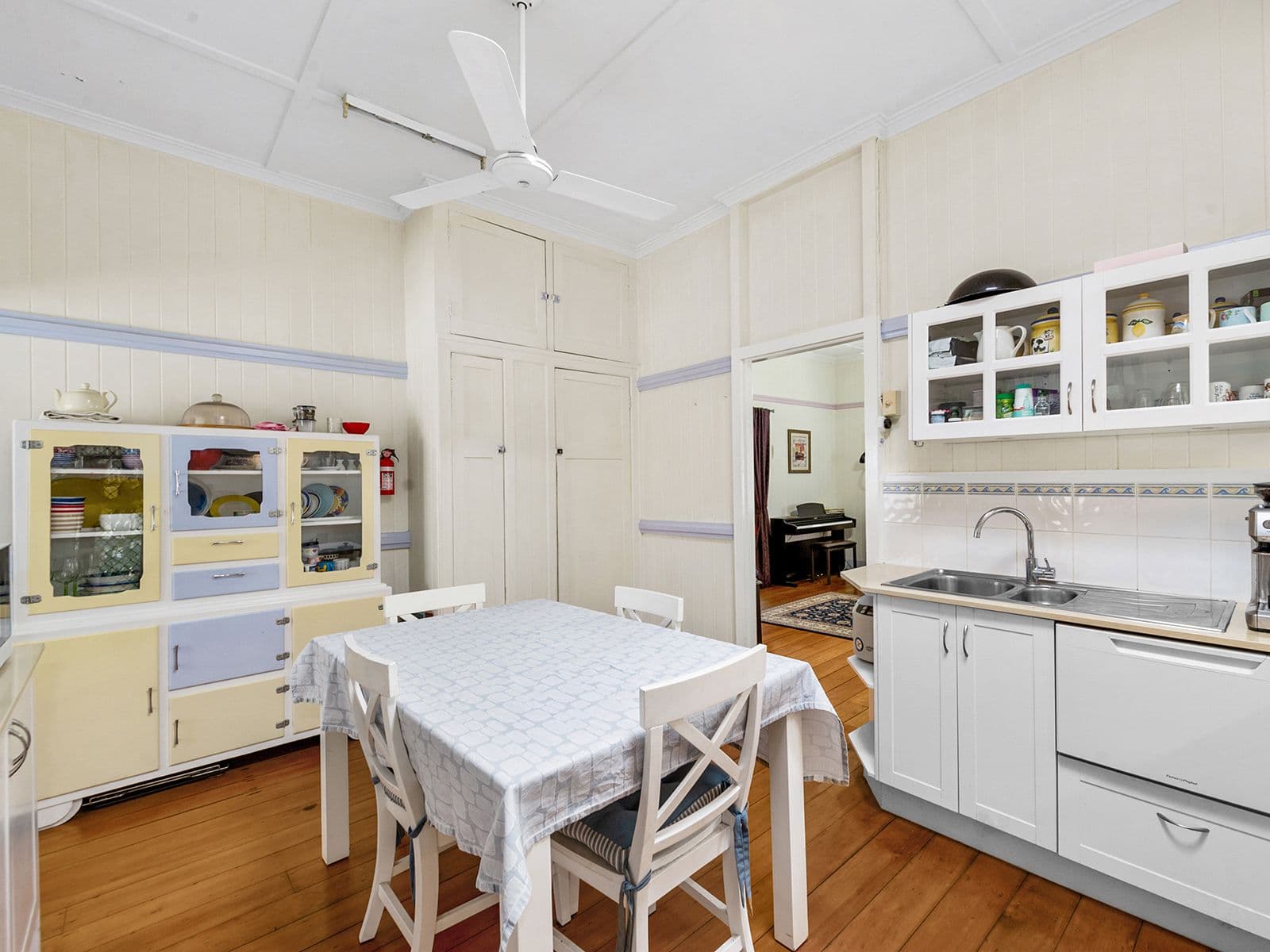 12 Blackheath Road, Oxley QLD 4075, Oxley - Thumbnail 2