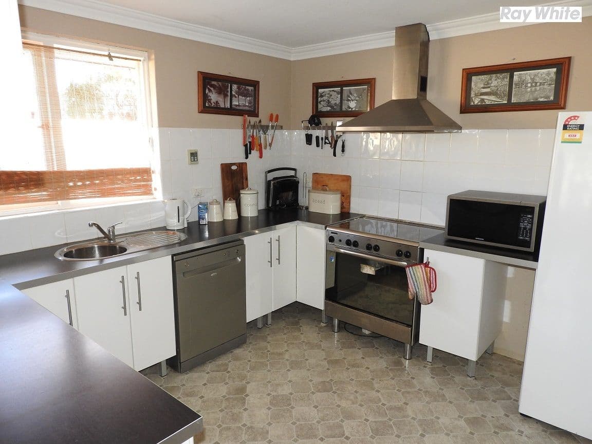 16 Stott Close, Armadale WA 6112, Armadale - Thumbnail 3