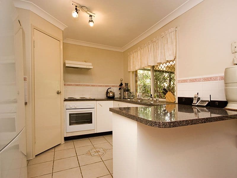 33 Crozier Crescent, MEADOWBROOK QLD 4131, Meadowbrook - Thumbnail 5