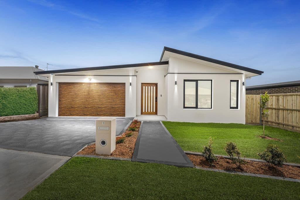 3 Buran Street, Crangan Bay - Image 1