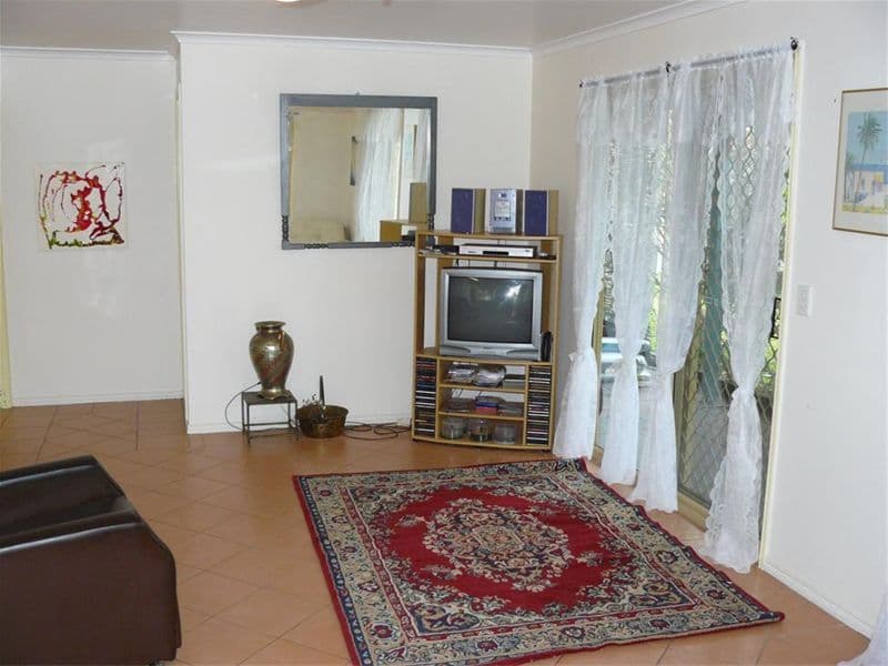 4  Cordelia Court, URANGAN QLD 4655, Urangan - Thumbnail 2