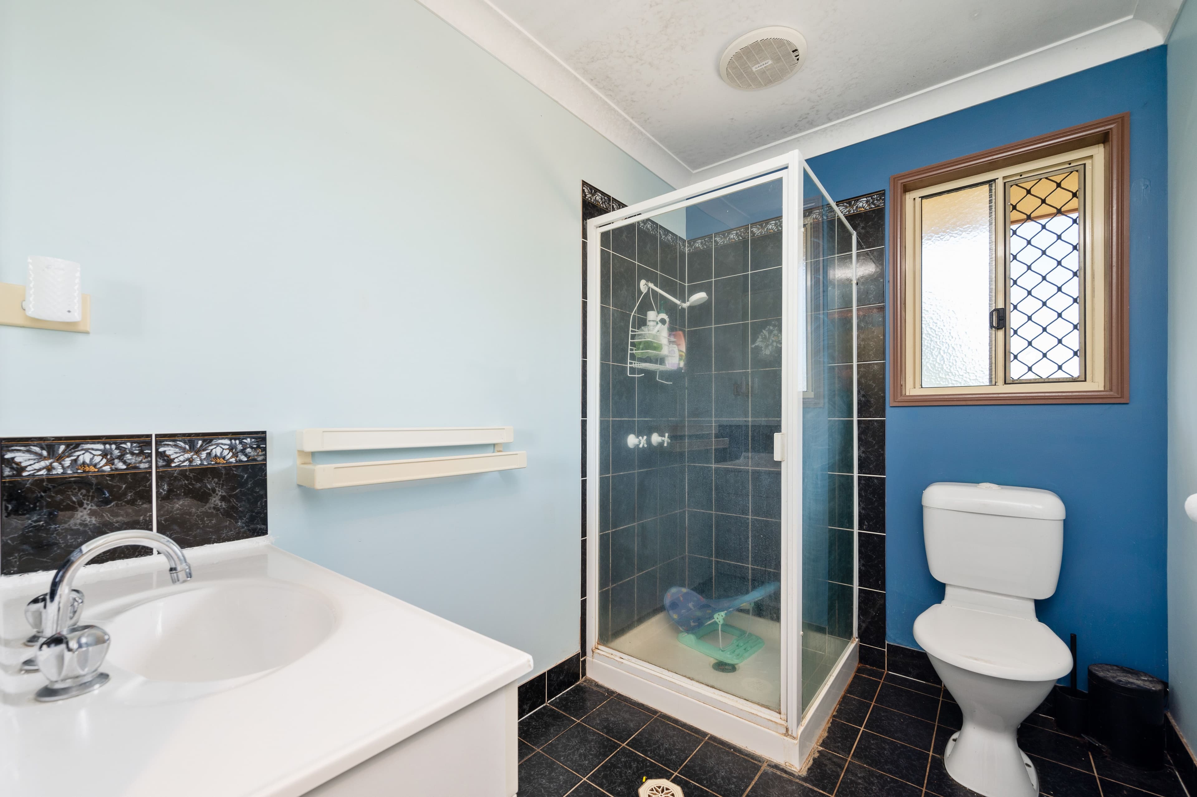 6 Montrose Place, New Auckland QLD 4680, New Auckland - Thumbnail 8