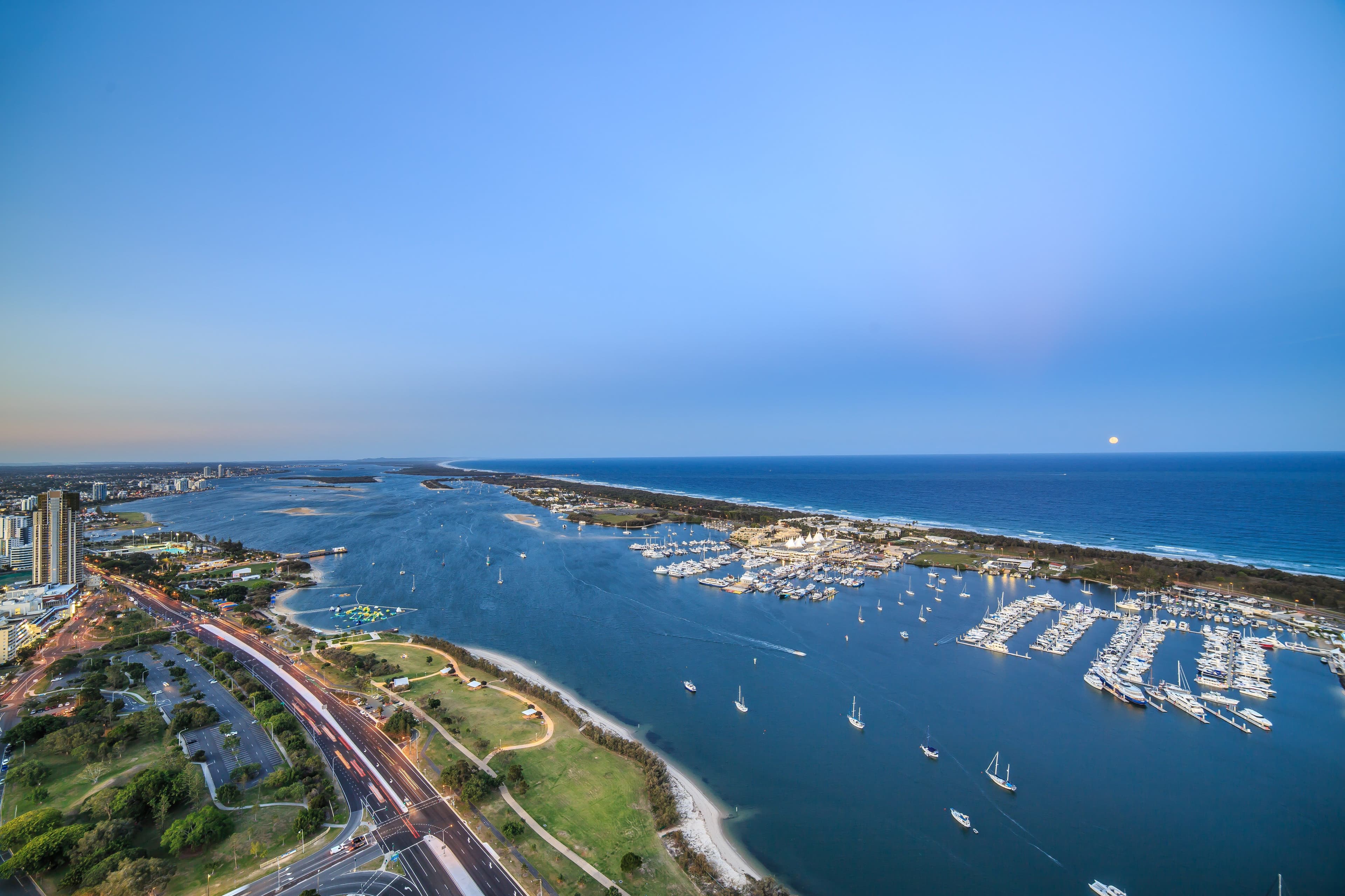 2 Como Crescent, Southport QLD 4215, Southport - Thumbnail 2