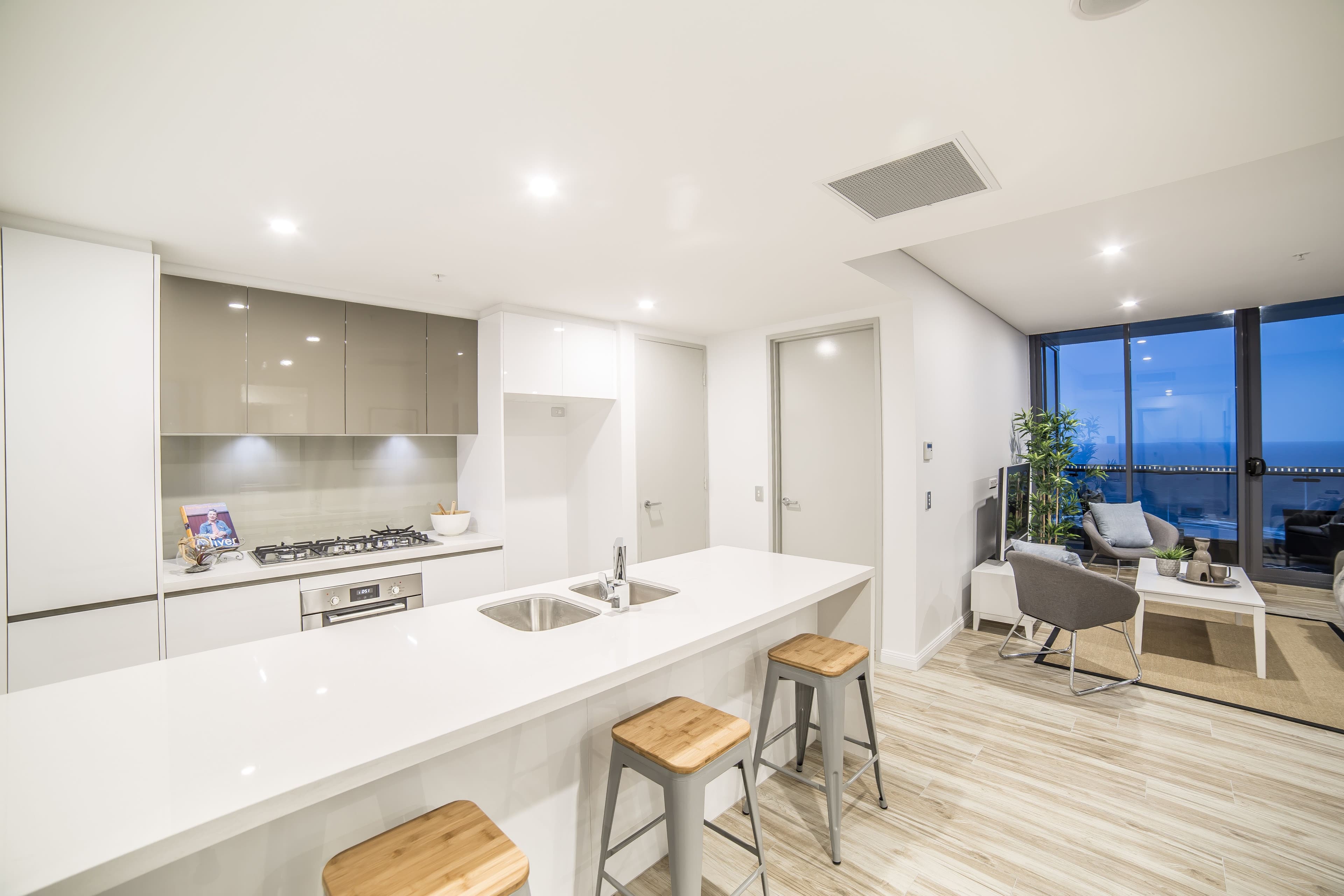 2 Como Crescent, Southport QLD 4215, Southport - Thumbnail 6