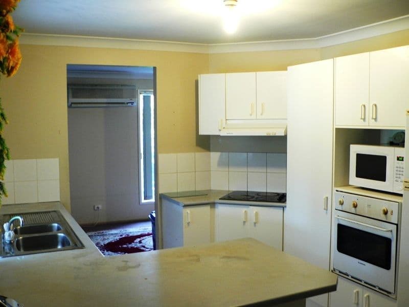 12 Housman Place, CALAMVALE QLD 4116, Calamvale - Thumbnail 2