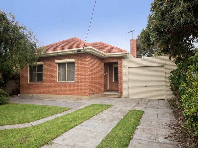 23 Golfers Avenue, Seaton - Image 1