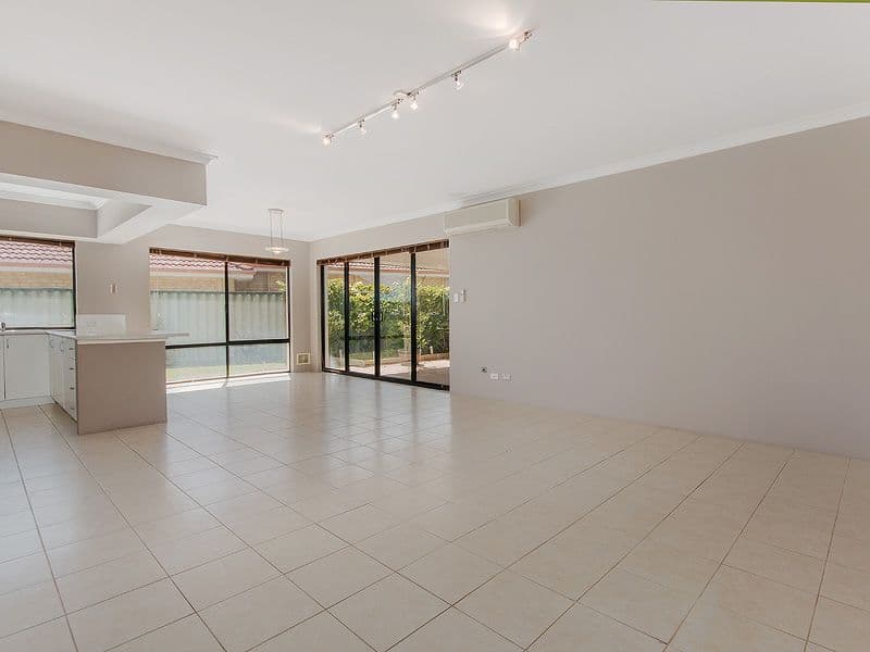 28 Bayside Boulevard, Port Kennedy WA 6172, Port Kennedy - Thumbnail 2