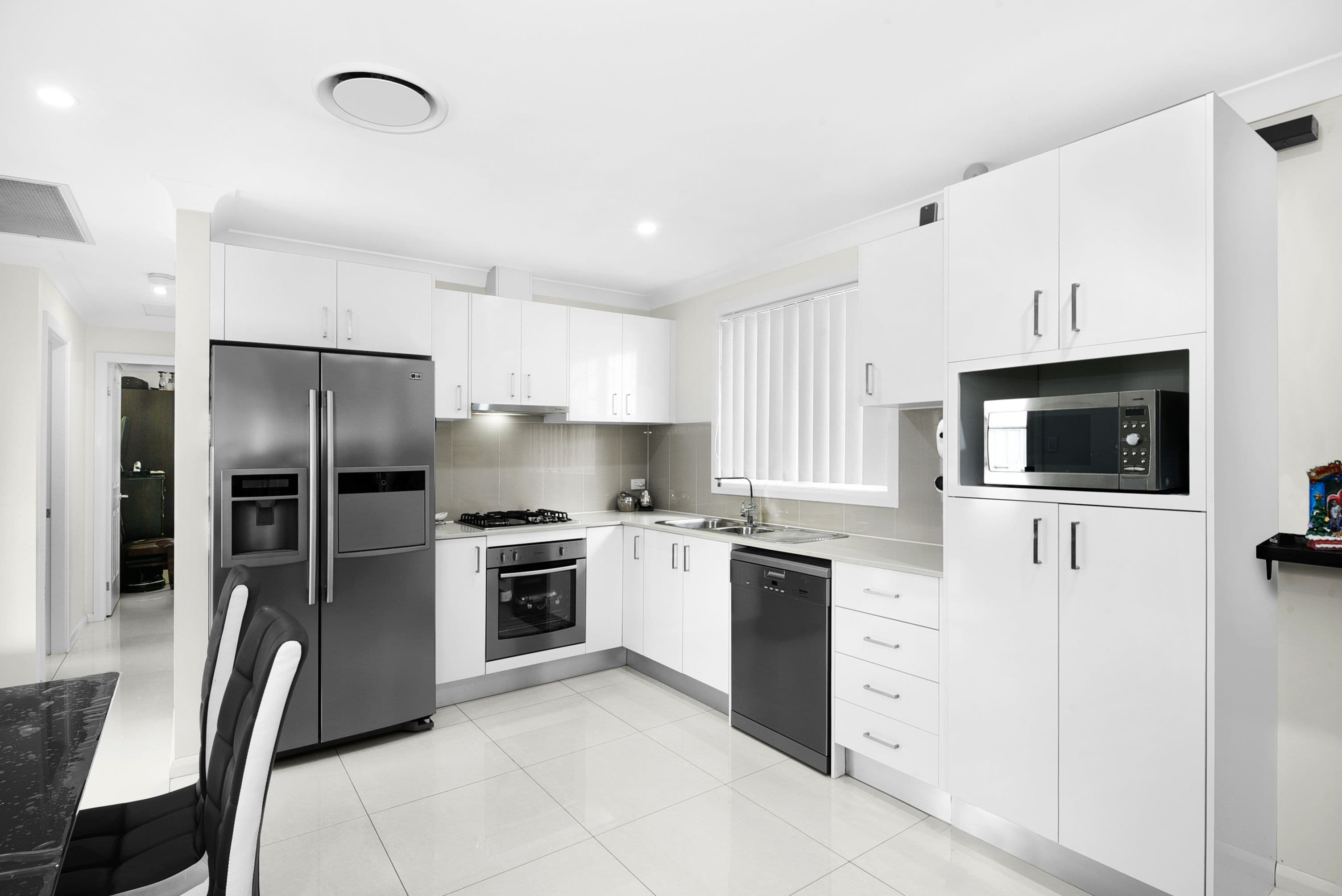8 Stacey Street, Fairfield West - Thumbnail 2