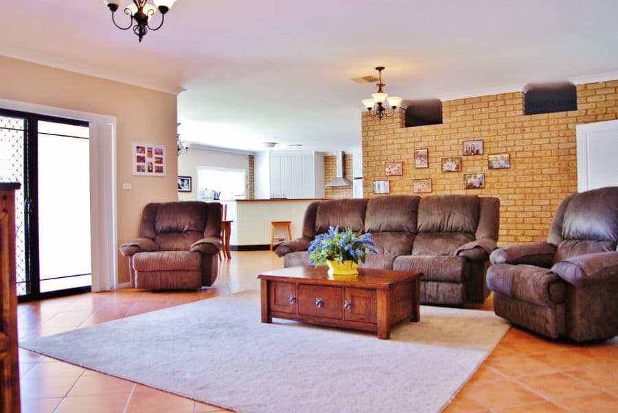 41 Petticoat Lane, YOUNG NSW 2594, Young - Thumbnail 4