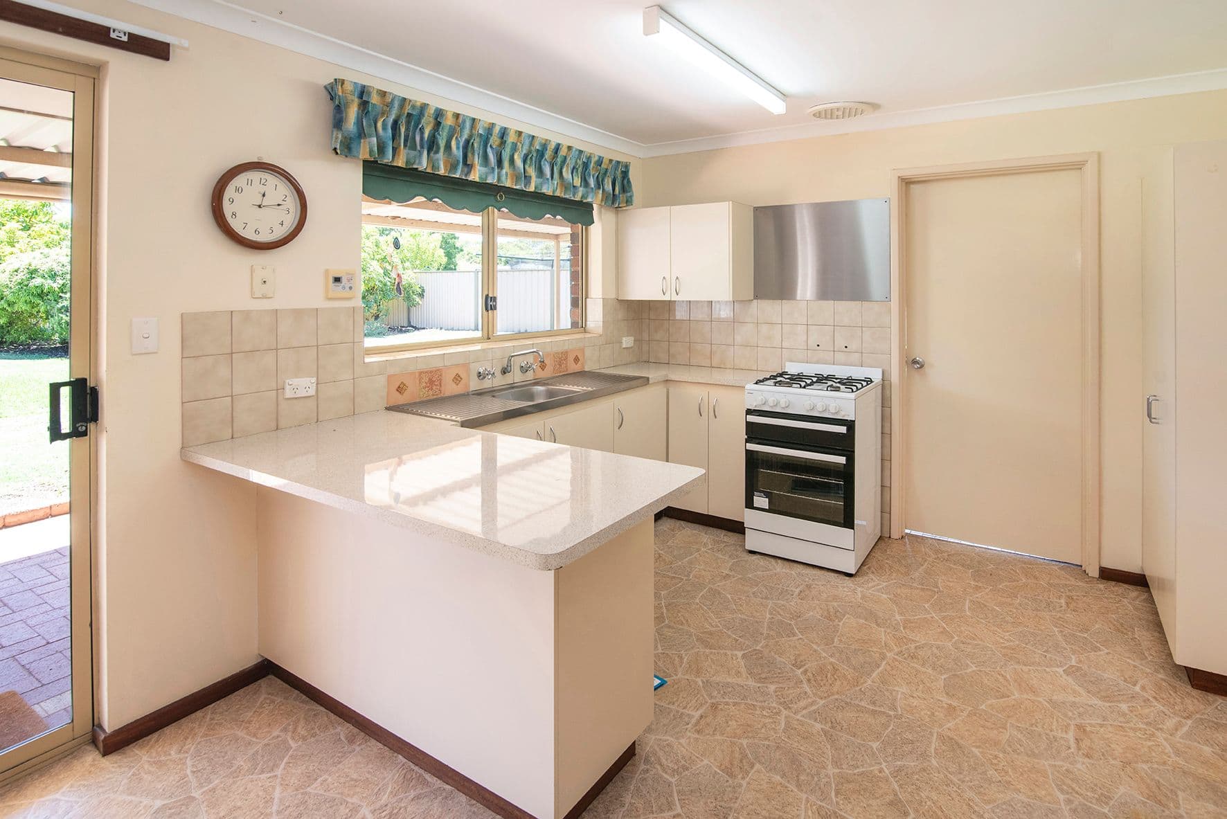 81 Hadfield Avenue, West Busselton WA 6280, West Busselton - Thumbnail 4