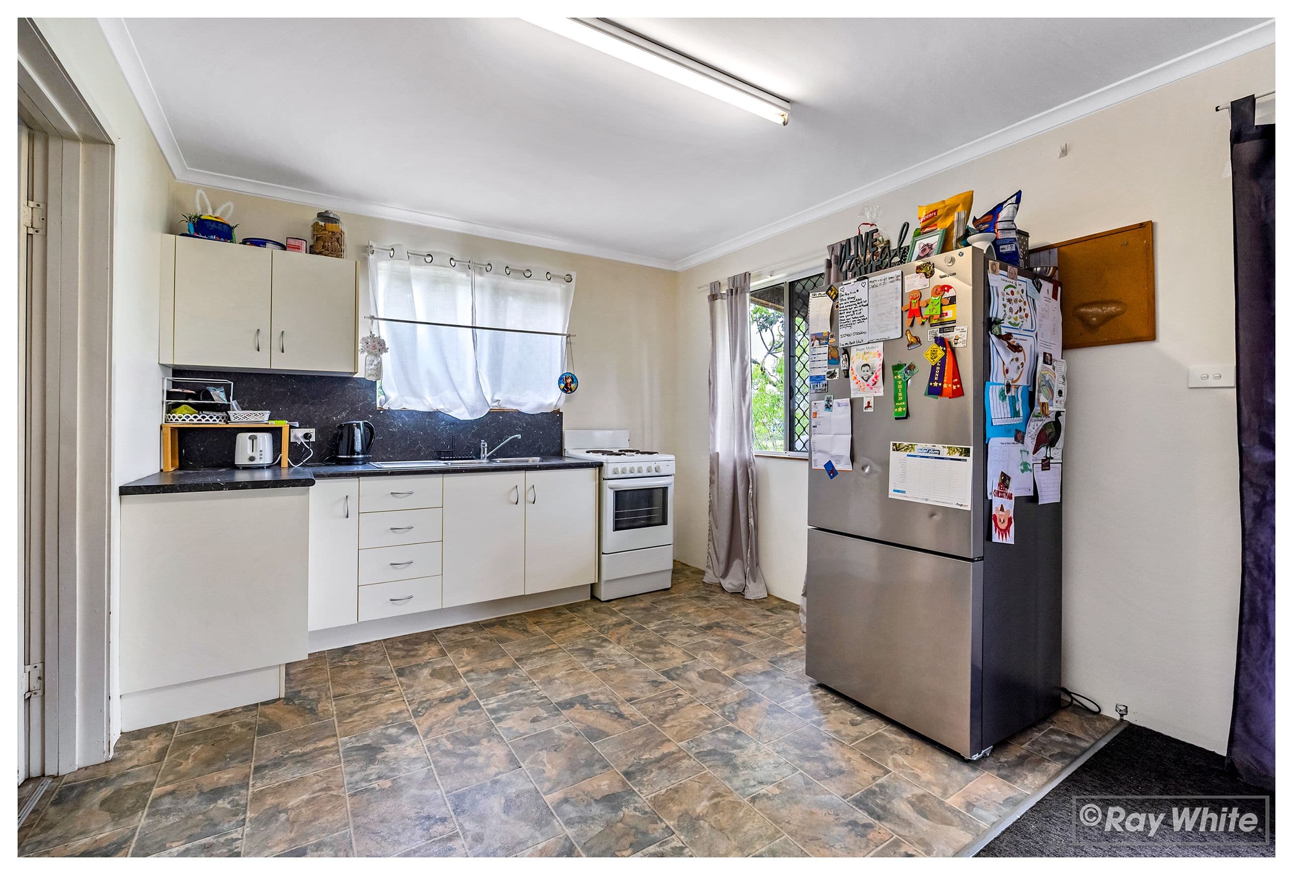 27 Tozer Street, Kawana QLD 4701, Kawana - Thumbnail 4