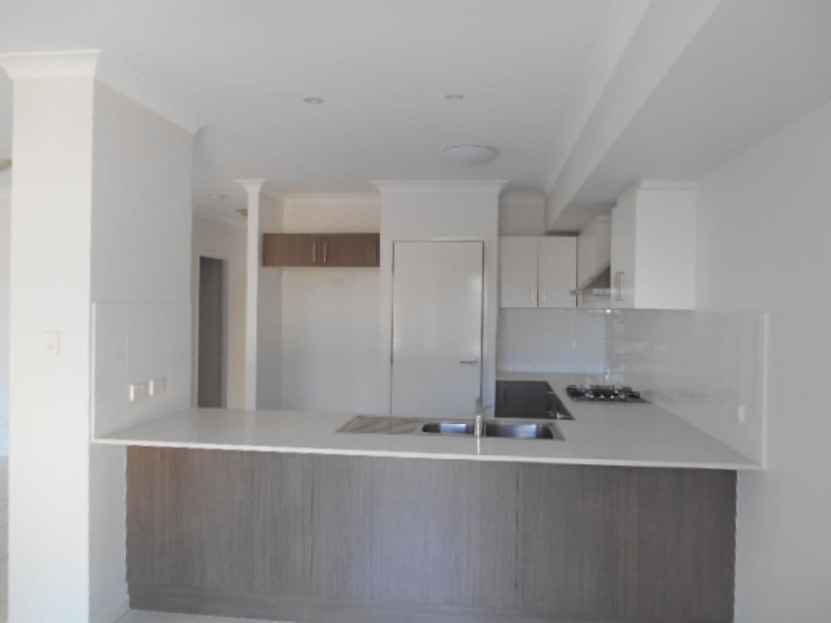 73 Whites Road, Manly West QLD 4179, Manly West - Thumbnail 2