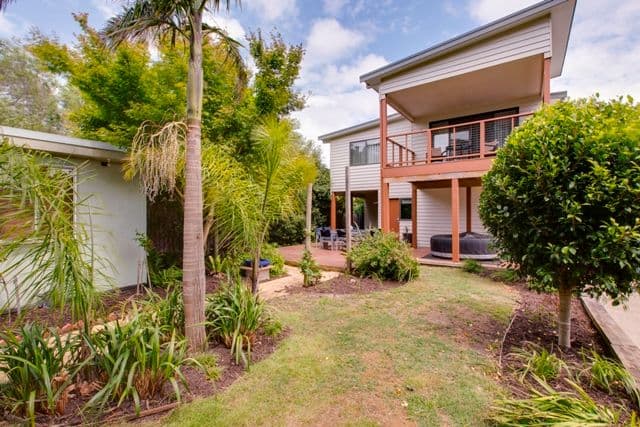 2 Hobsons Parade, Cowes VIC 3922, Cowes - Thumbnail 3