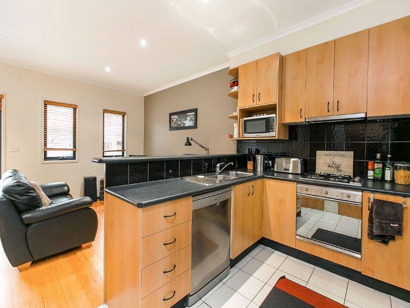 11 Garfield Street, CHELTENHAM VIC 3192, Cheltenham - Thumbnail 2