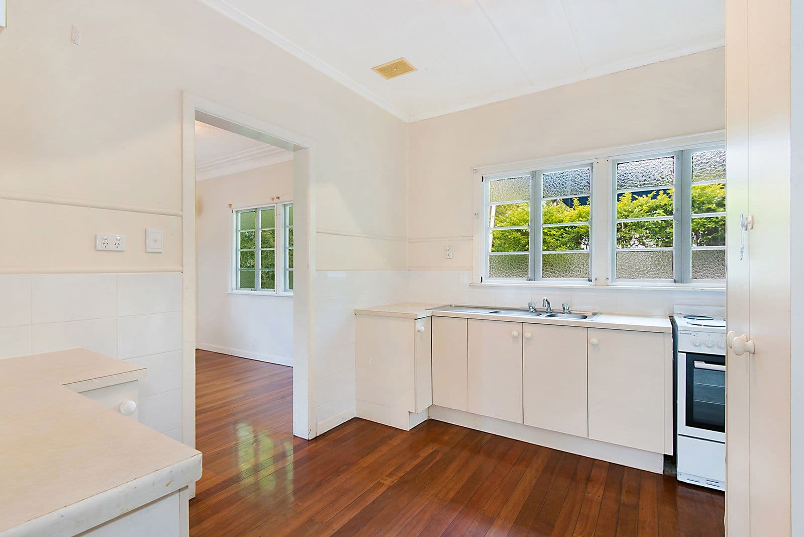 51 Hockings Street, Holland Park West QLD 4121, Holland Park West - Thumbnail 4