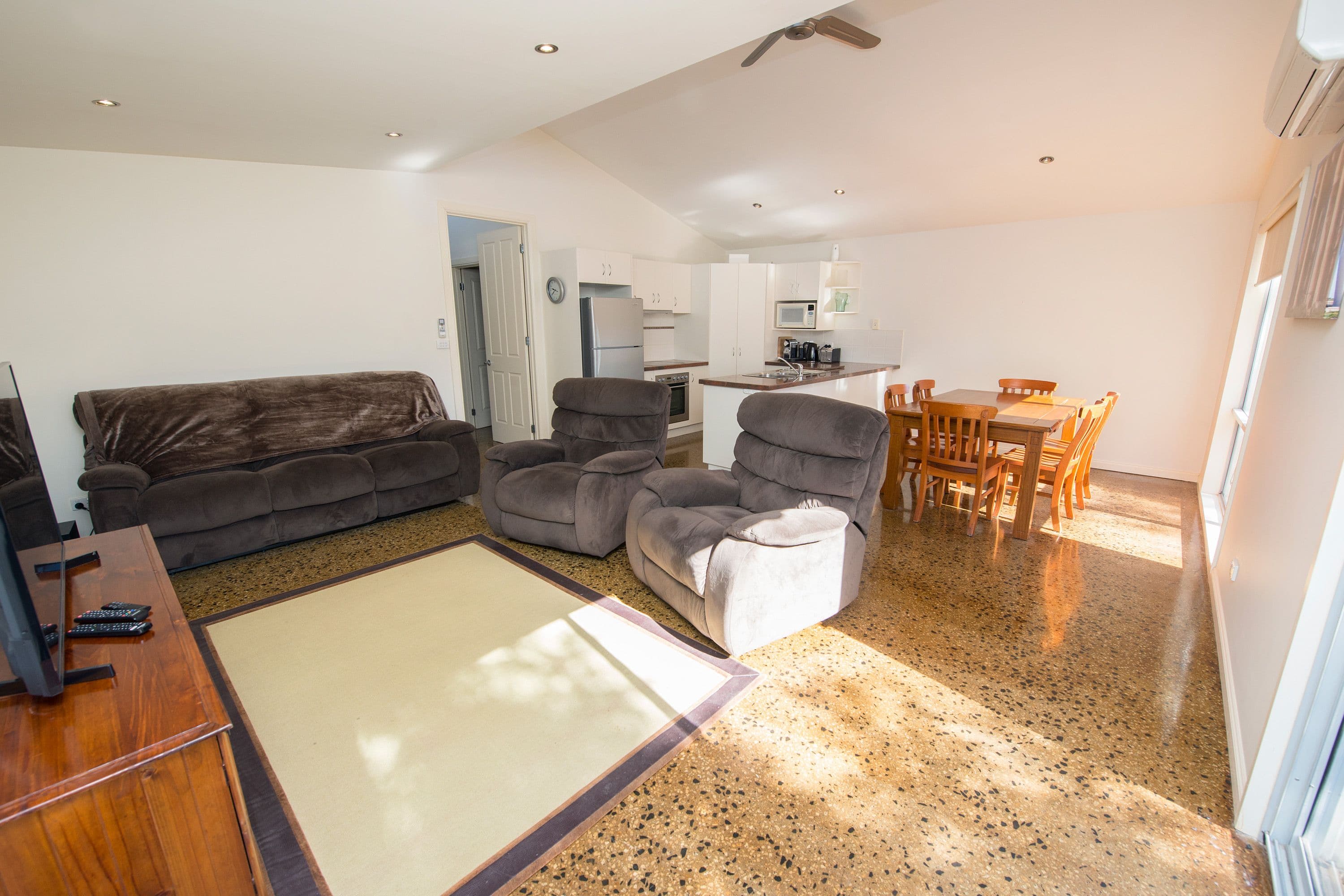 36 Palaroo Street, Swan Hill VIC 3585, Swan Hill - Thumbnail 2