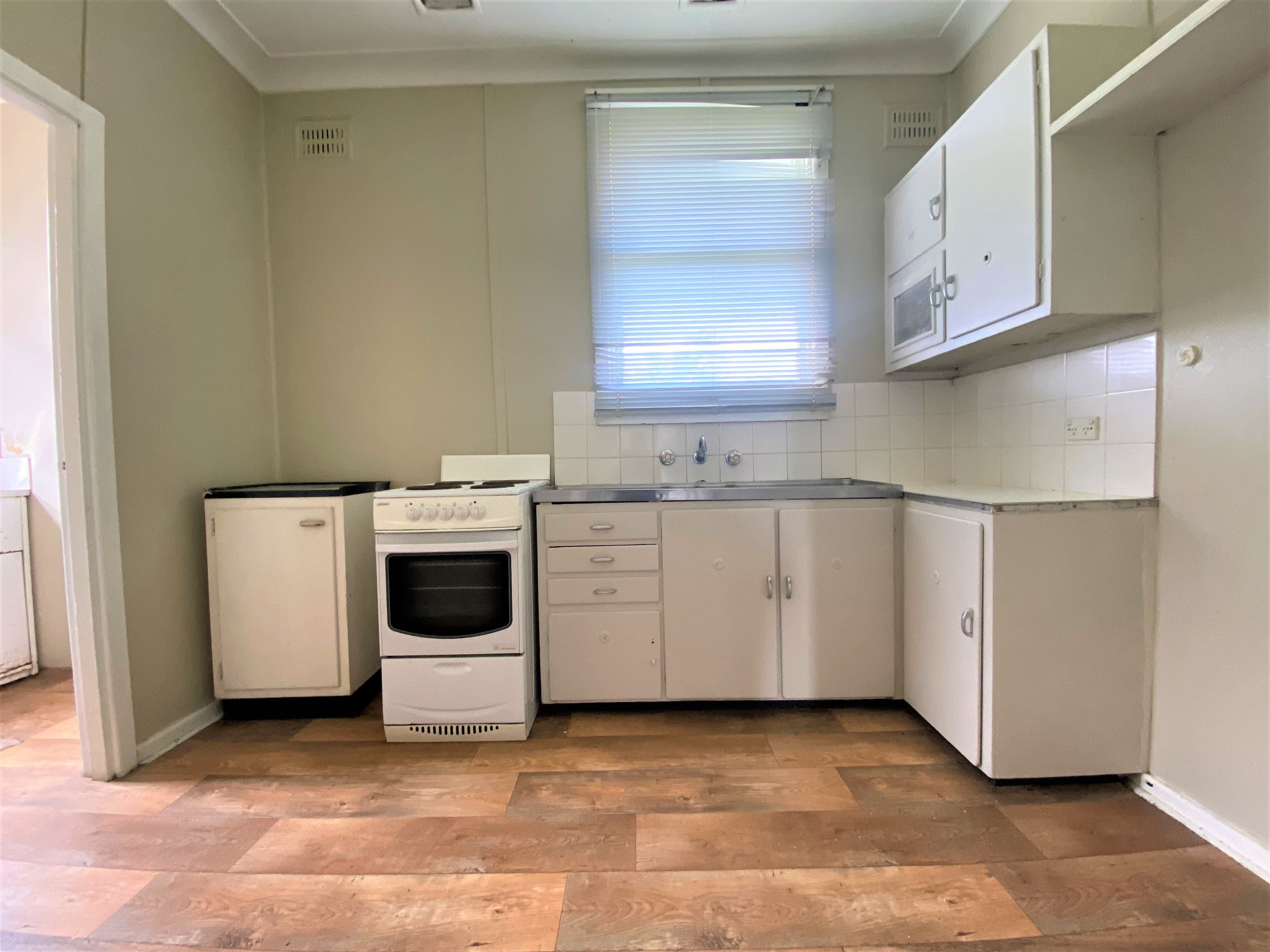 37 Blackett Avenue, Young NSW 2594, Young - Thumbnail 3