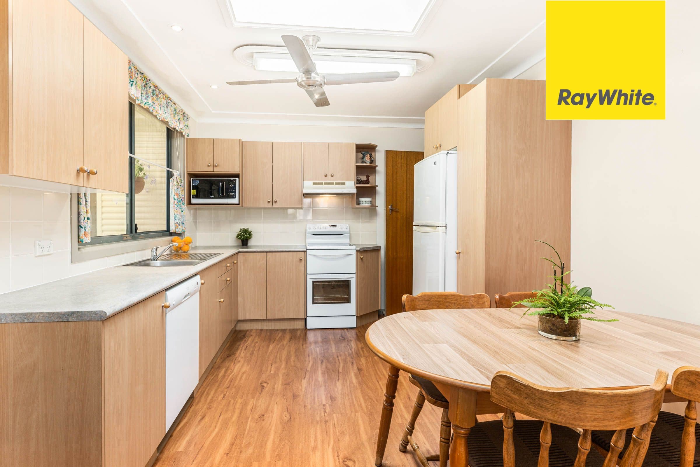 63 Pennant Parade, Epping - Thumbnail 3