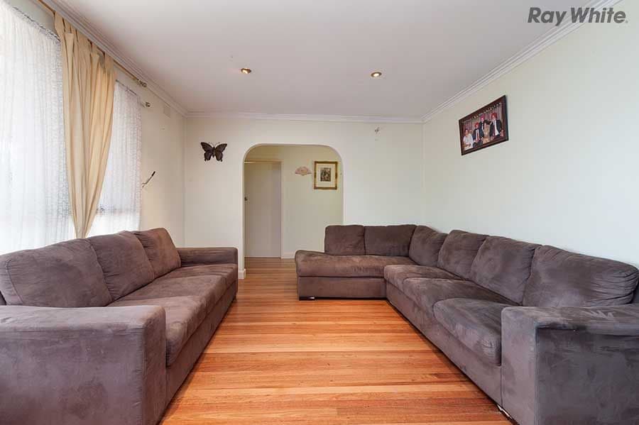 10 McRae Avenue, St Albans VIC 3021, St Albans - Thumbnail 2