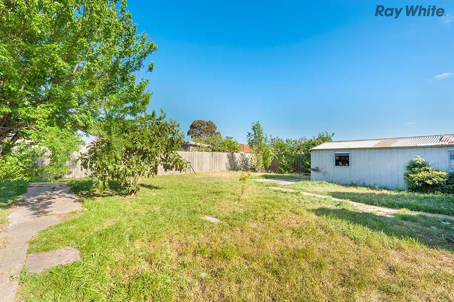 10 McRae Avenue, St Albans VIC 3021, St Albans - Thumbnail 5