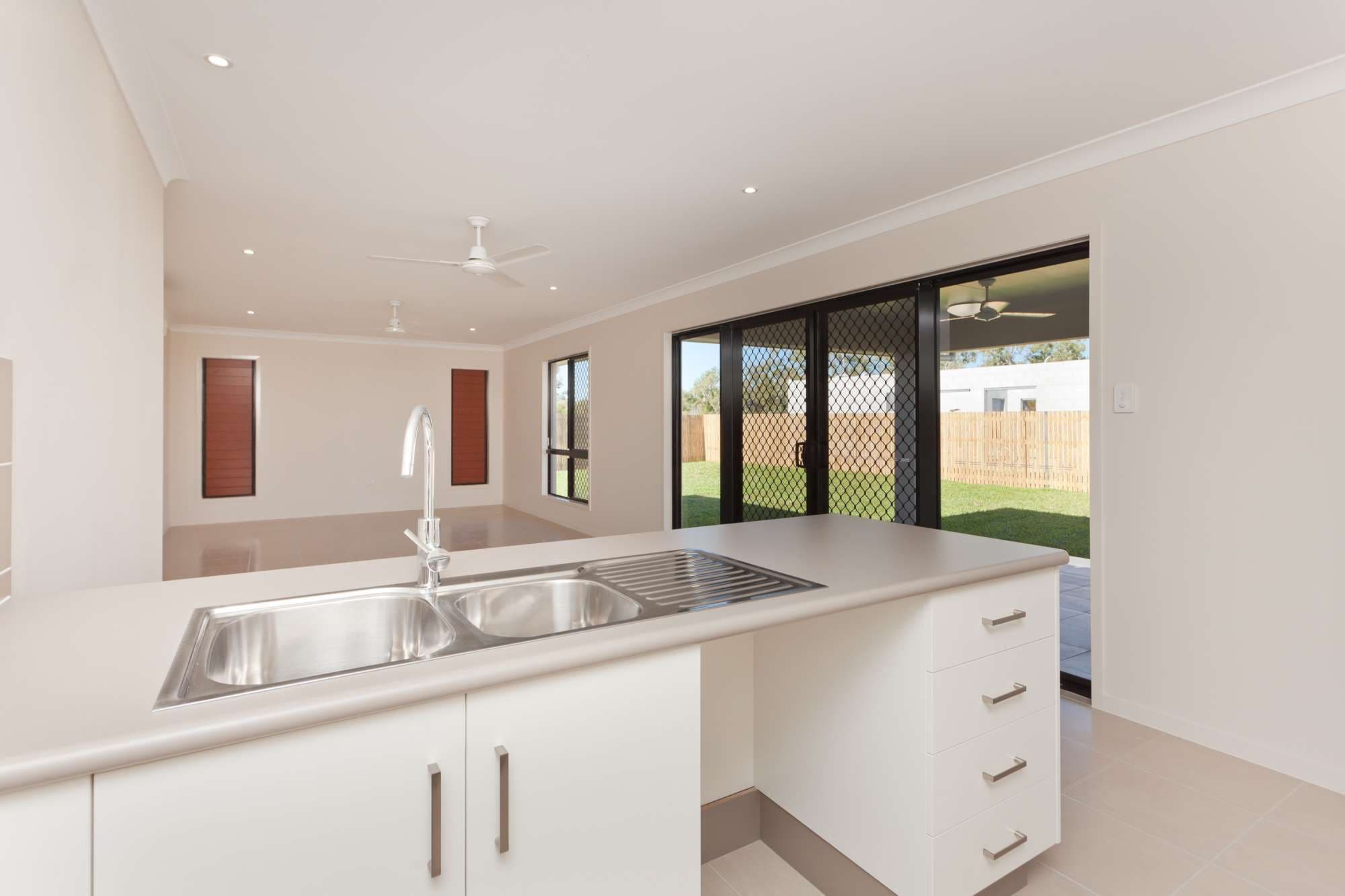 61 Summerland Drive, DEERAGUN QLD 4818, Deeragun - Thumbnail 2