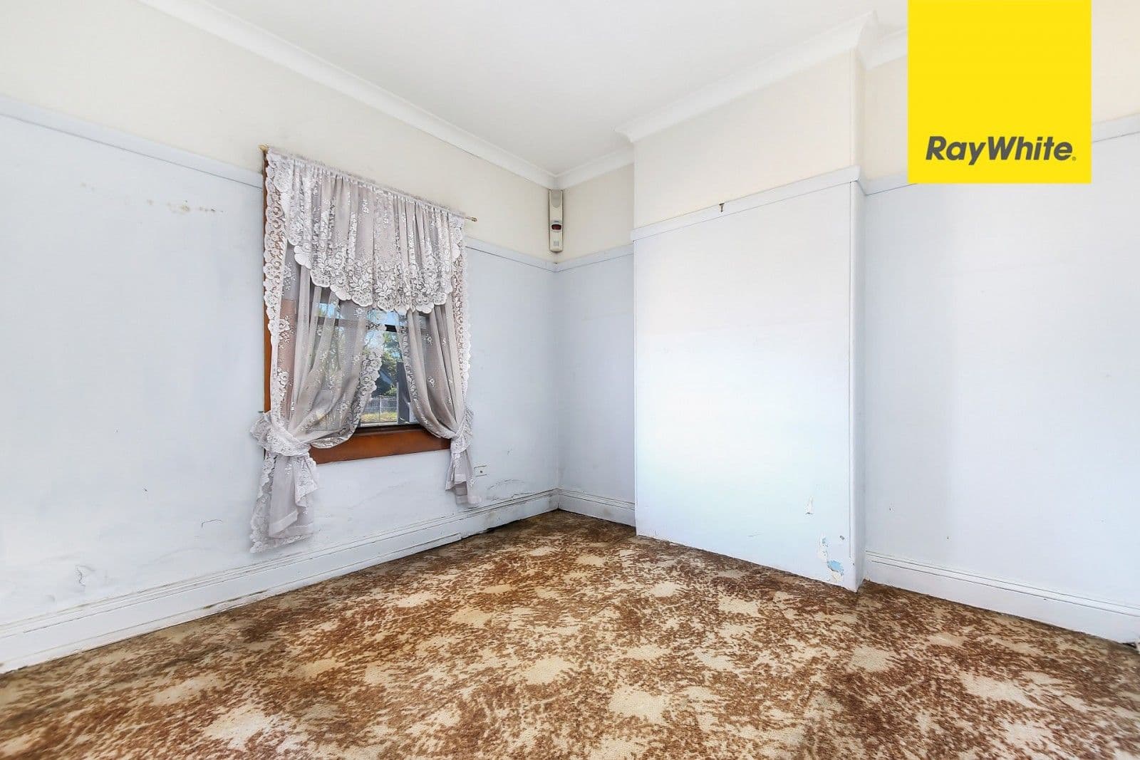 3 Tawarri Crescent, Burleigh Heads QLD 4220, Burleigh Heads Property Image - Thumbnail 2
