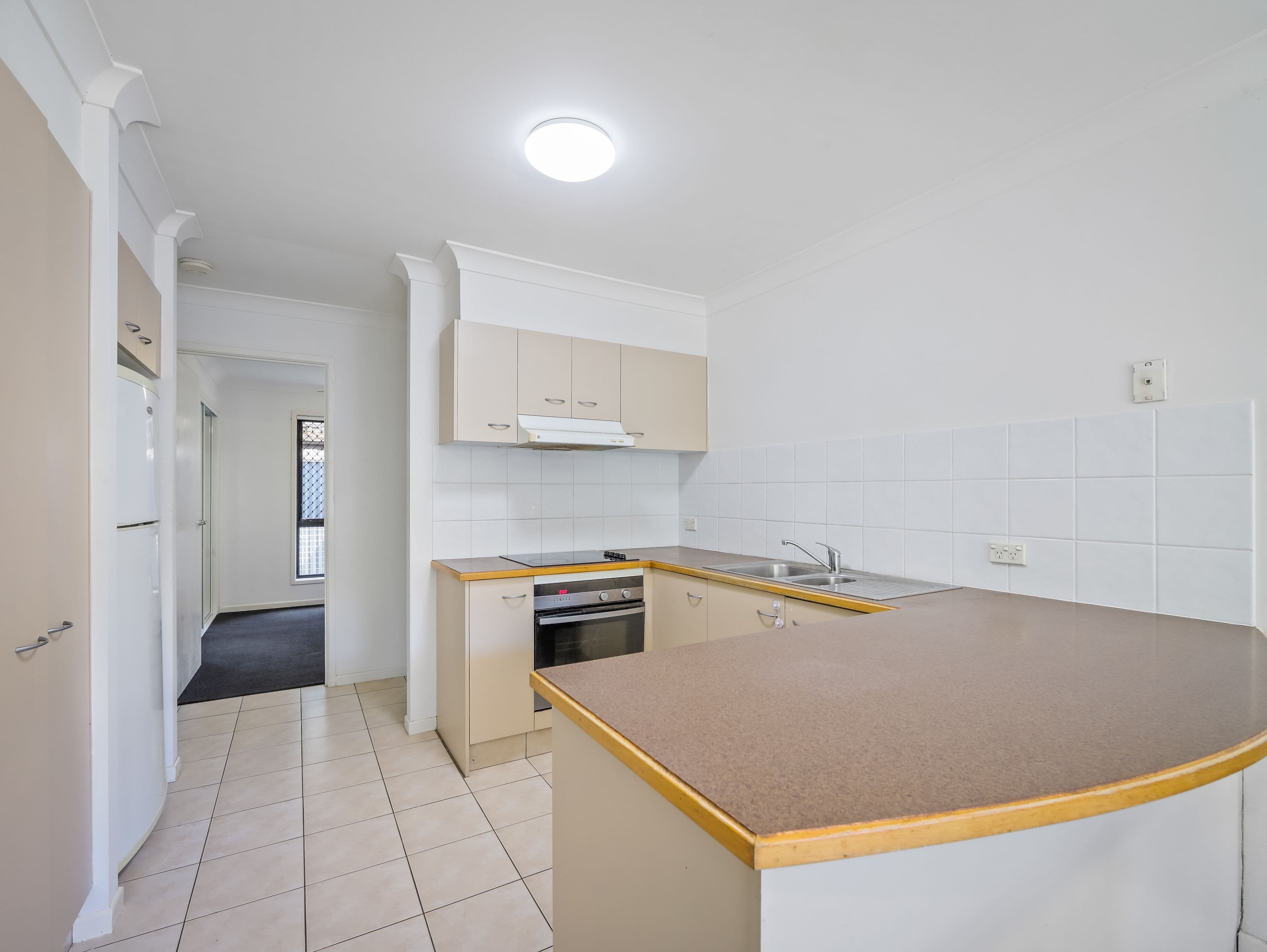 9 Seville Circuit, Burleigh Waters QLD 4220, Burleigh Waters - Thumbnail 8