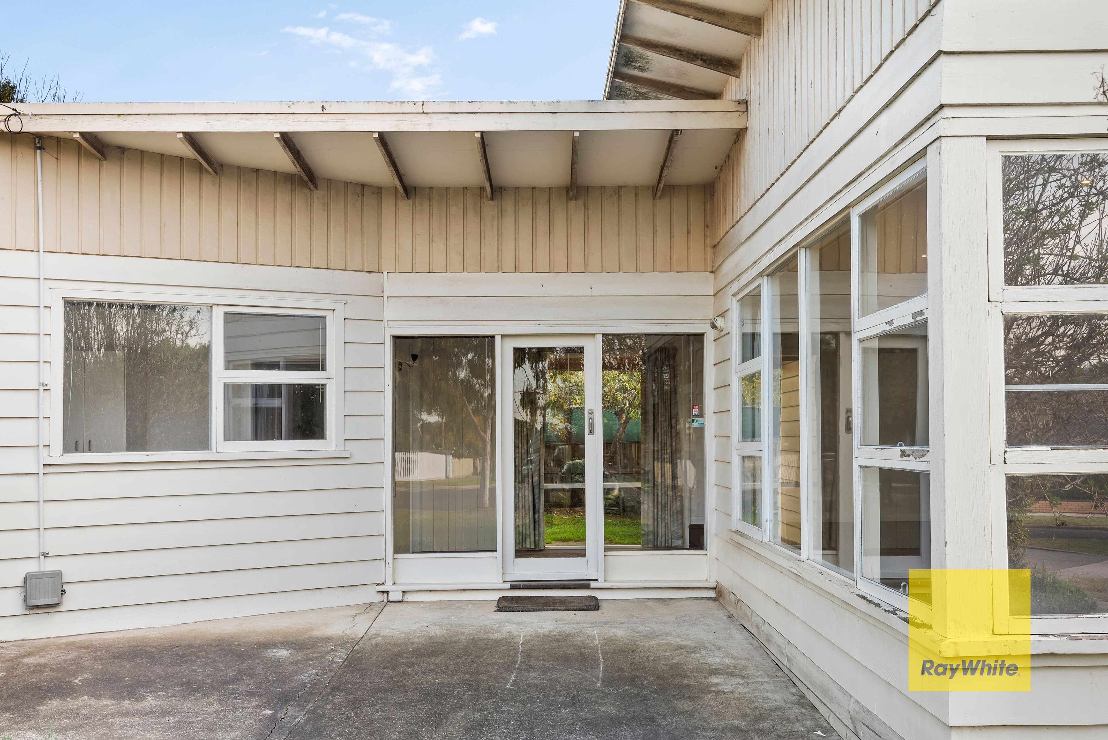 10 Highview Parade, Hamlyn Heights VIC 3215, Hamlyn Heights - Thumbnail 3